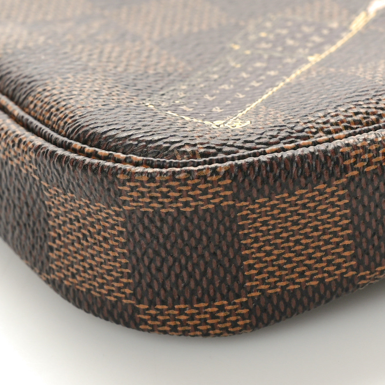Damier Ebene Illustre Mini Pochette Accessories Violet