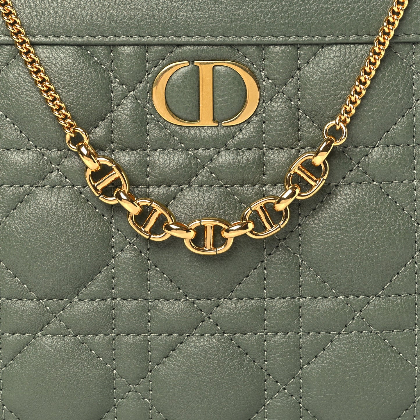 Calfskin Cannage Caro Zipped Pouch With Chain Cedar Green