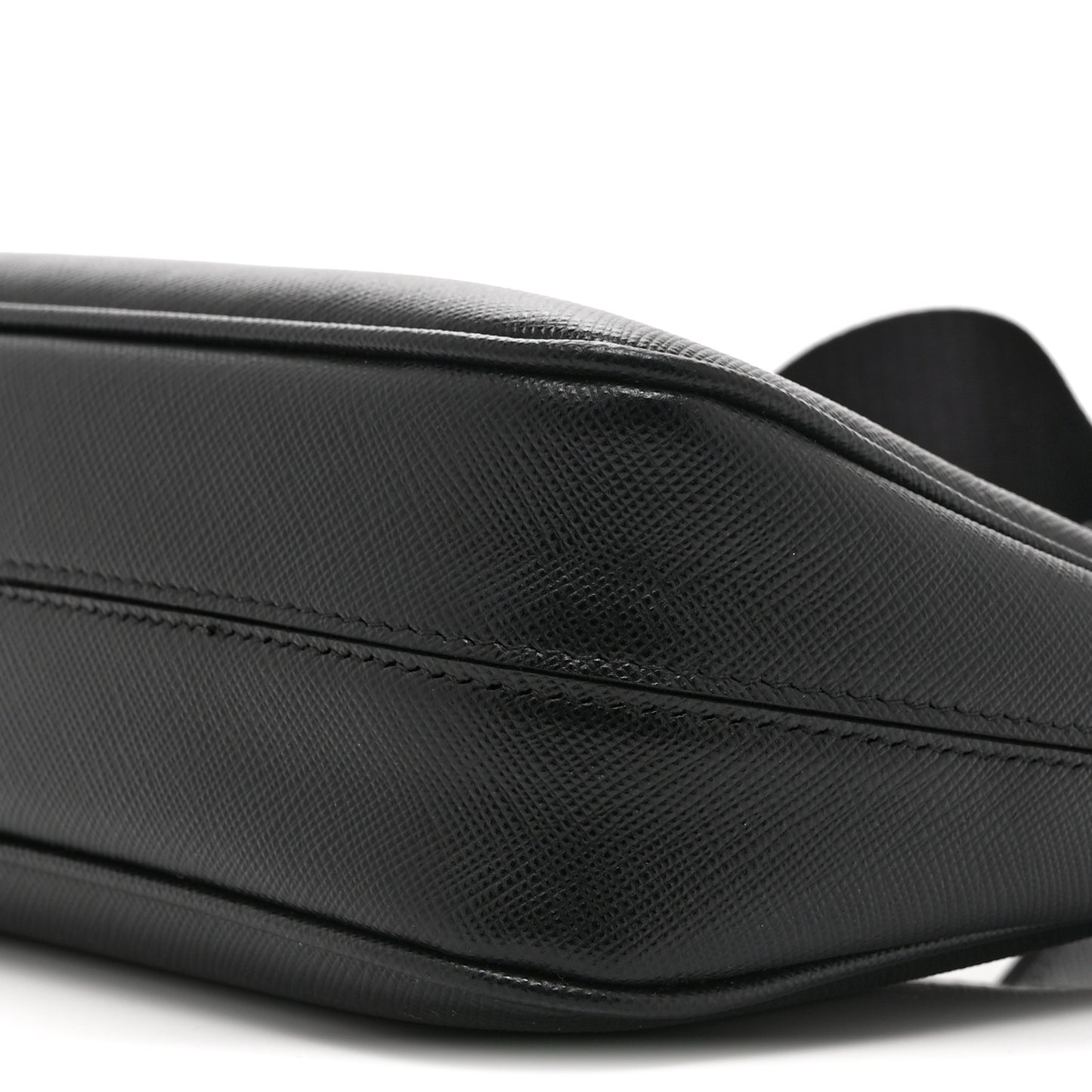 Saffiano Lux Re-Edition 2005 Shoulder Bag Black