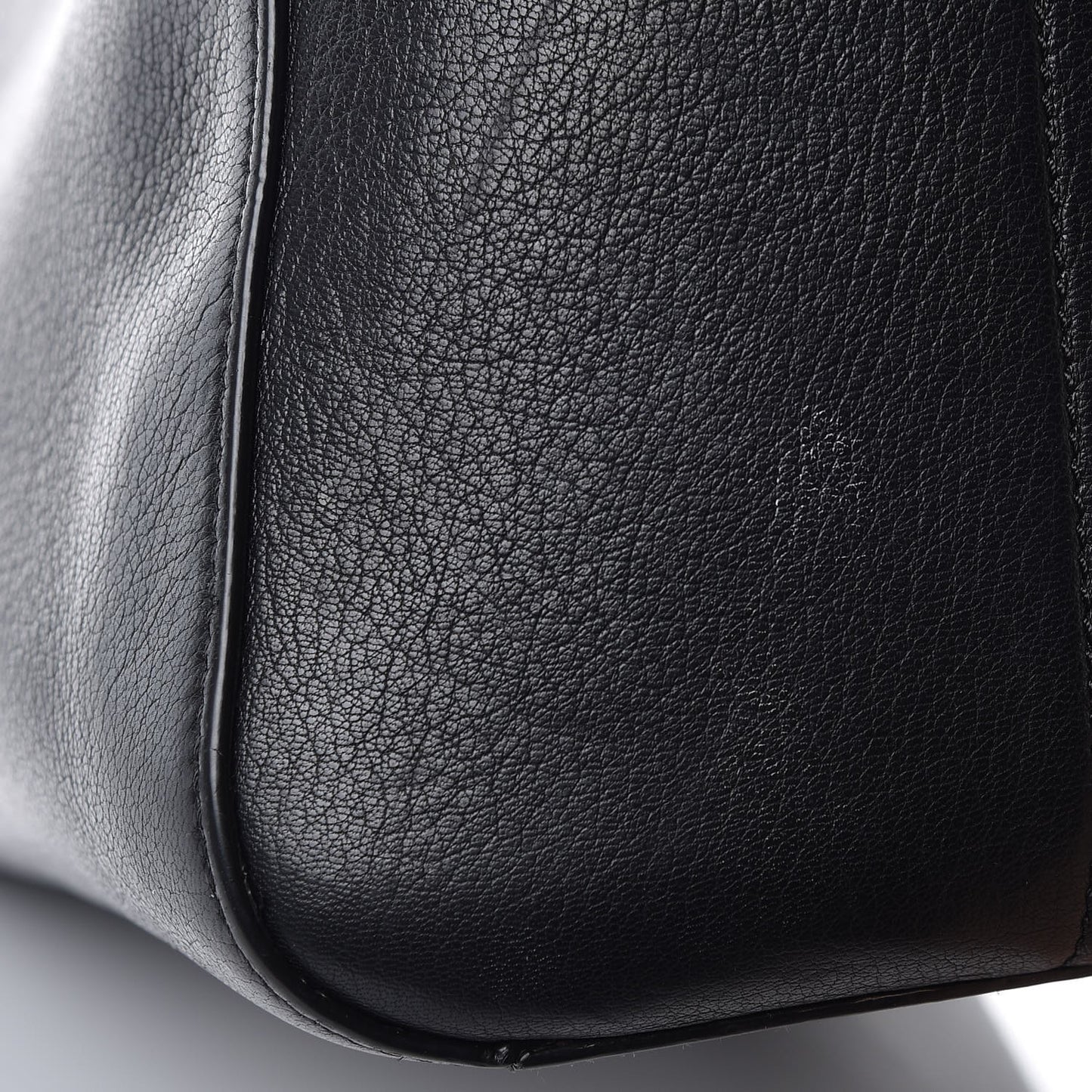 Sugar Goatskin Medium Antigona Black