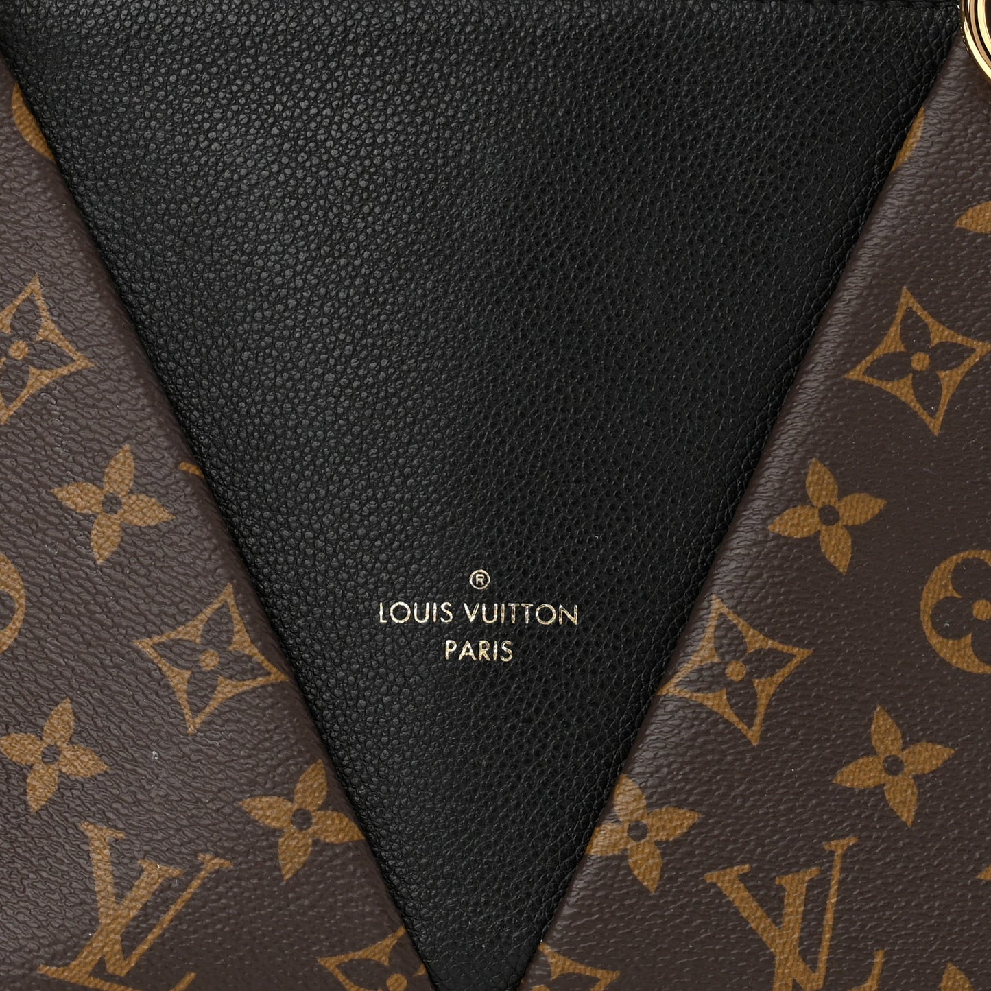 Monogram V Tote BB Black