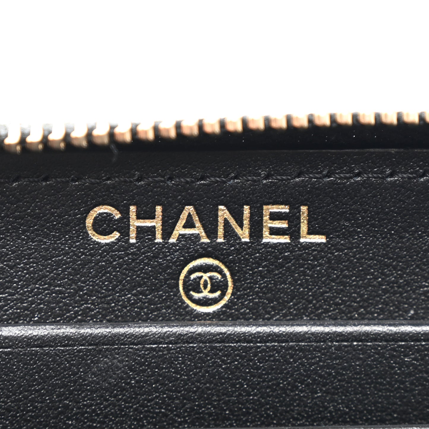 Caviar Quilted Medium Filigree Zip Around Wallet Black