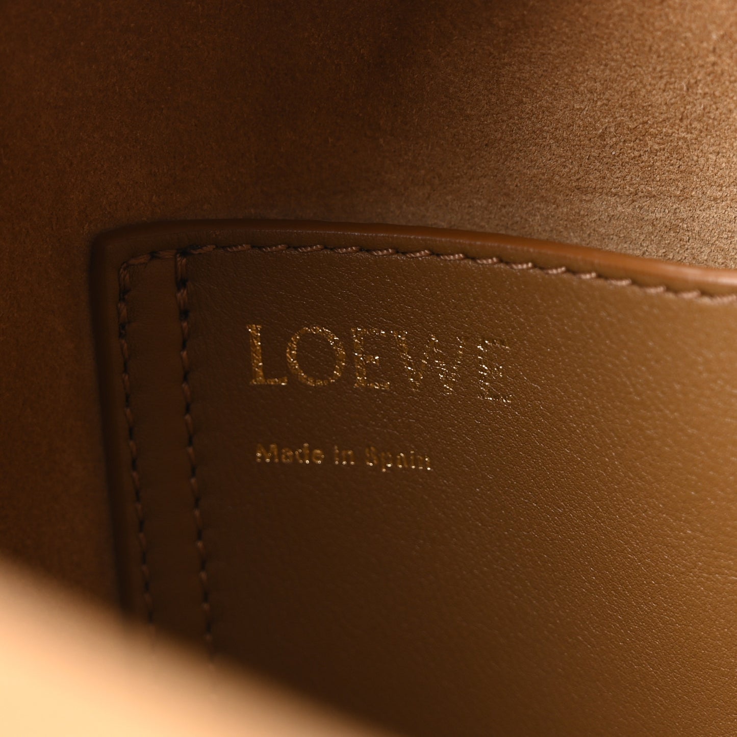 Smooth Calfskin Medium Pebble Bucket Bag Oak