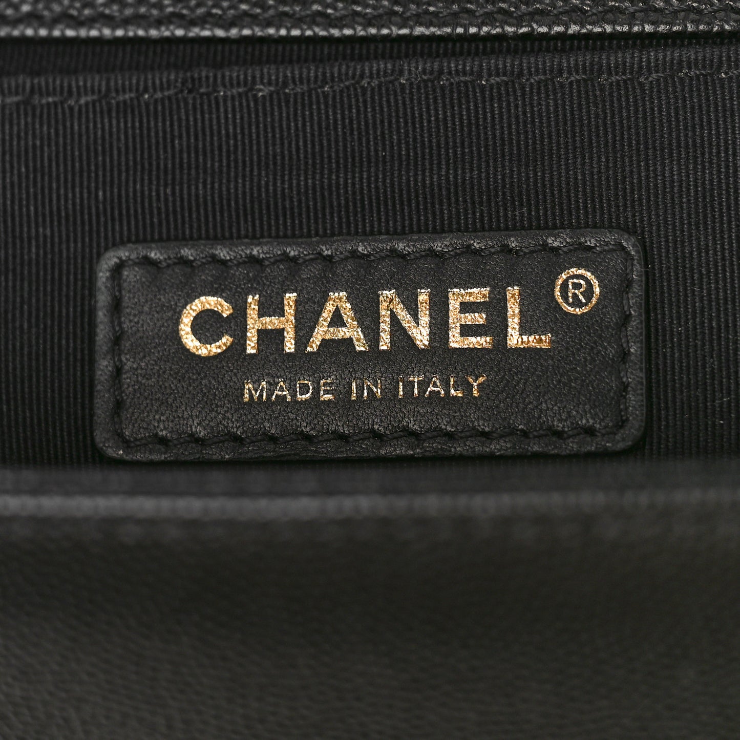 Caviar Quilted Medium Boy Flap Black