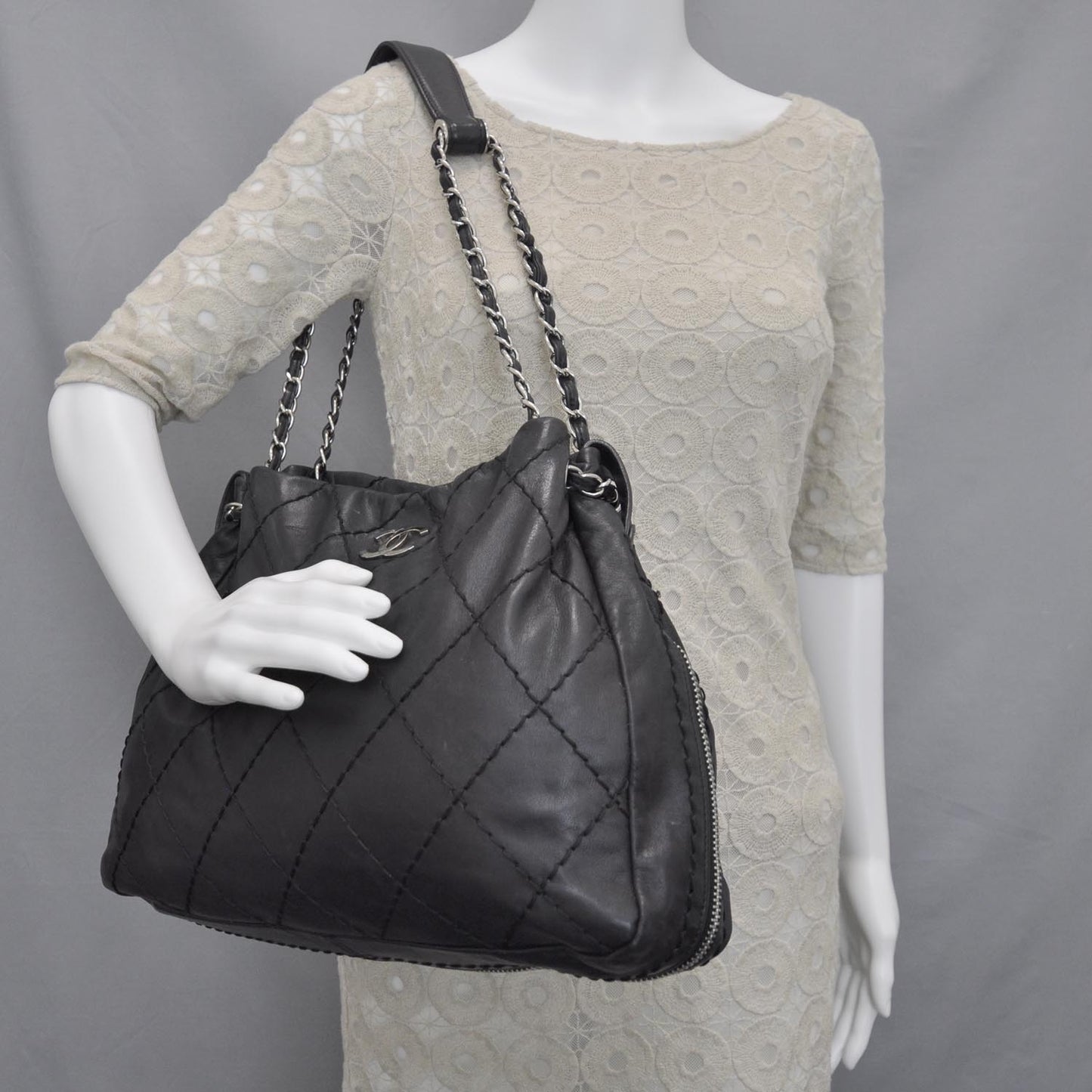 Lambskin Expandable Stitched Tote Black