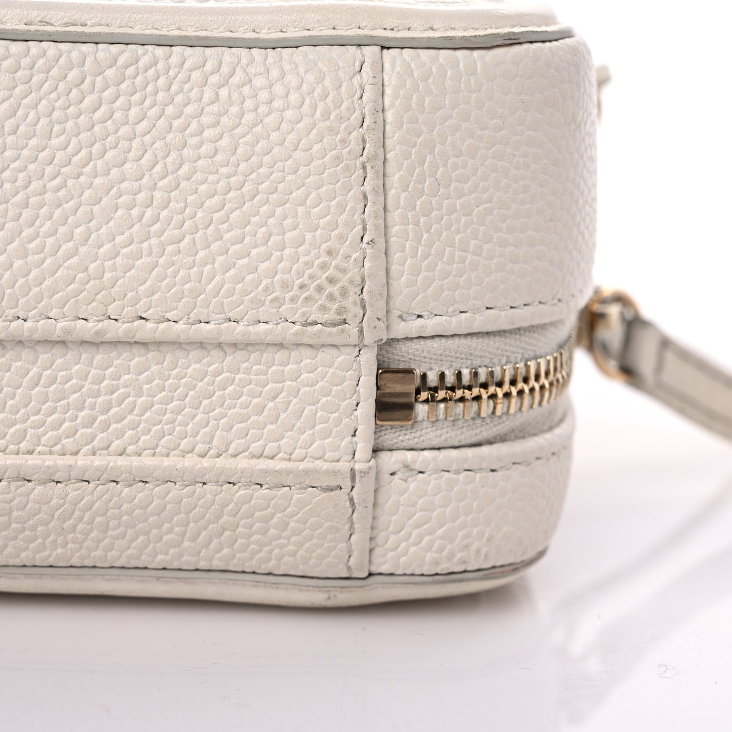 Caviar Quilted Small CC Filigree Vanity Case White