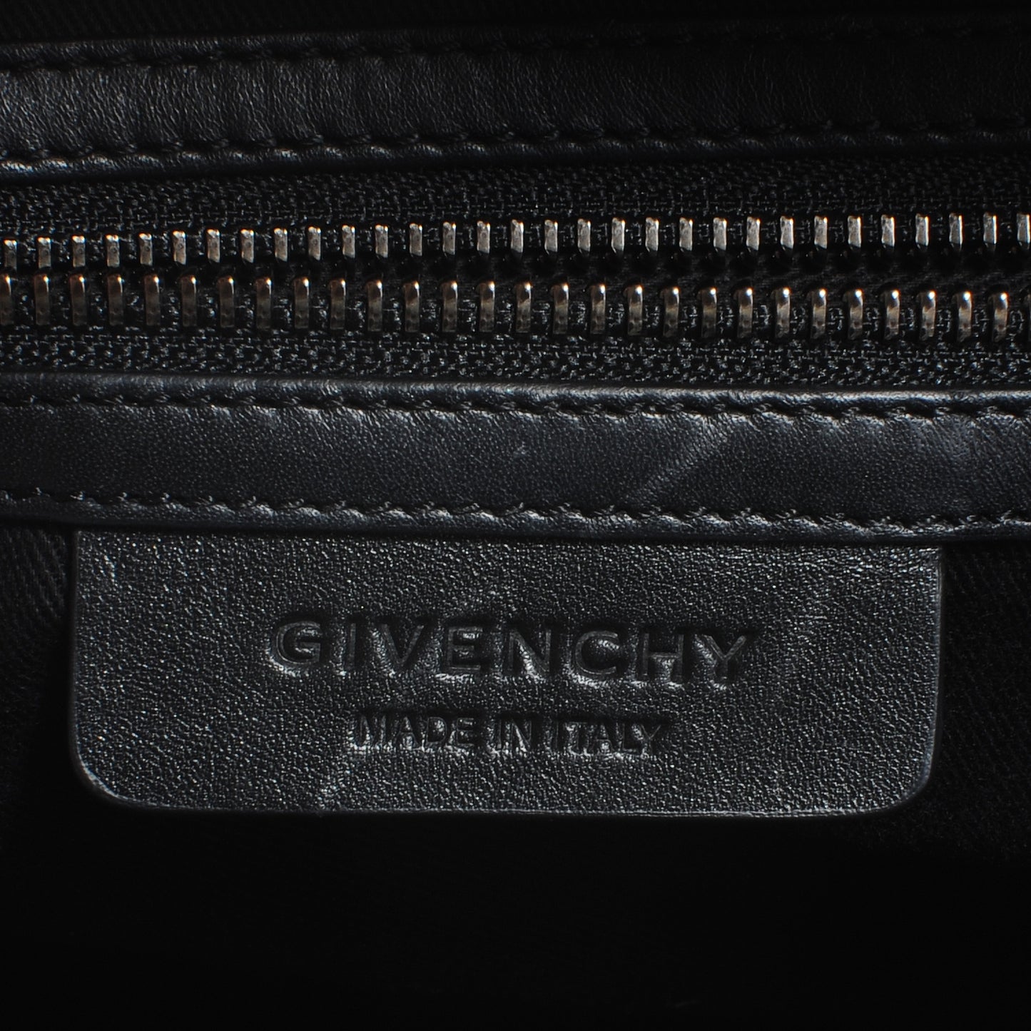 Calfskin Medium Studded Antigona Black