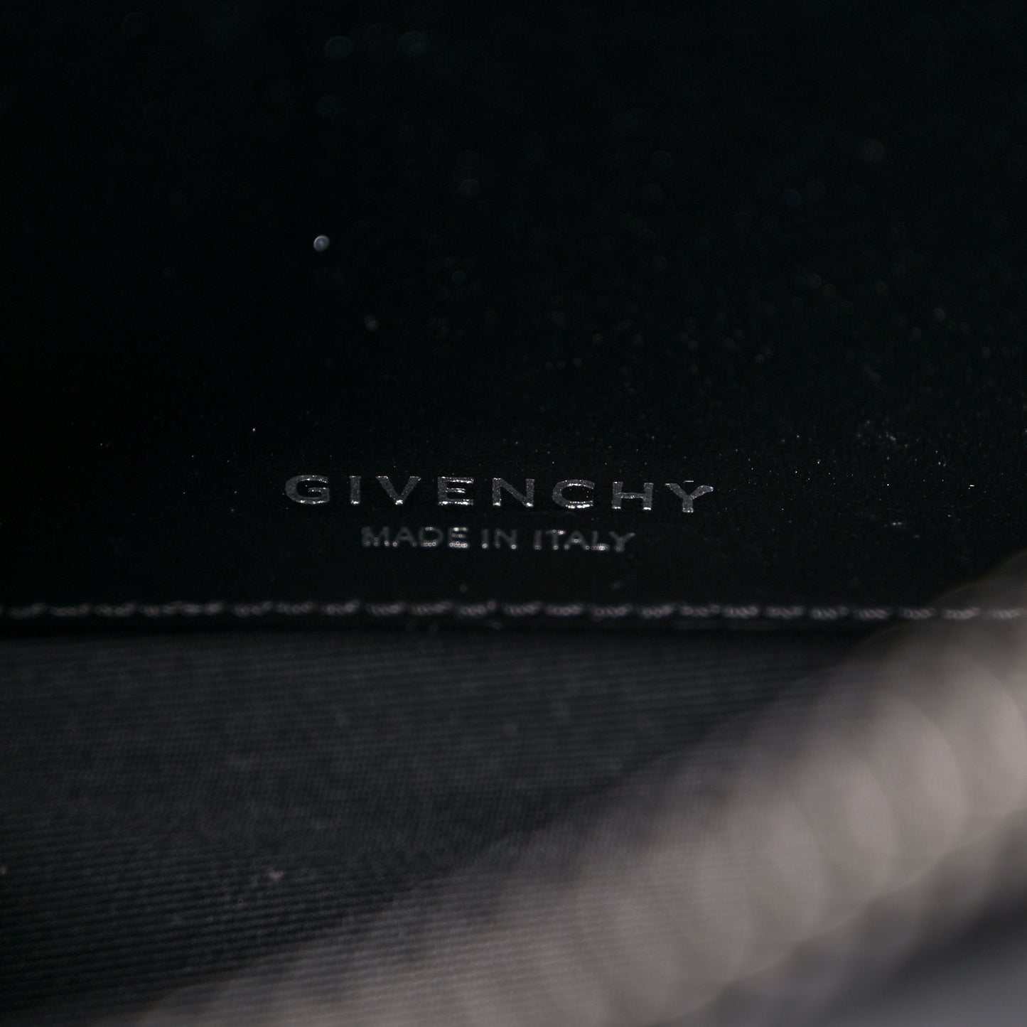 Calfskin Logo Embossed XS Antigona 4G Black