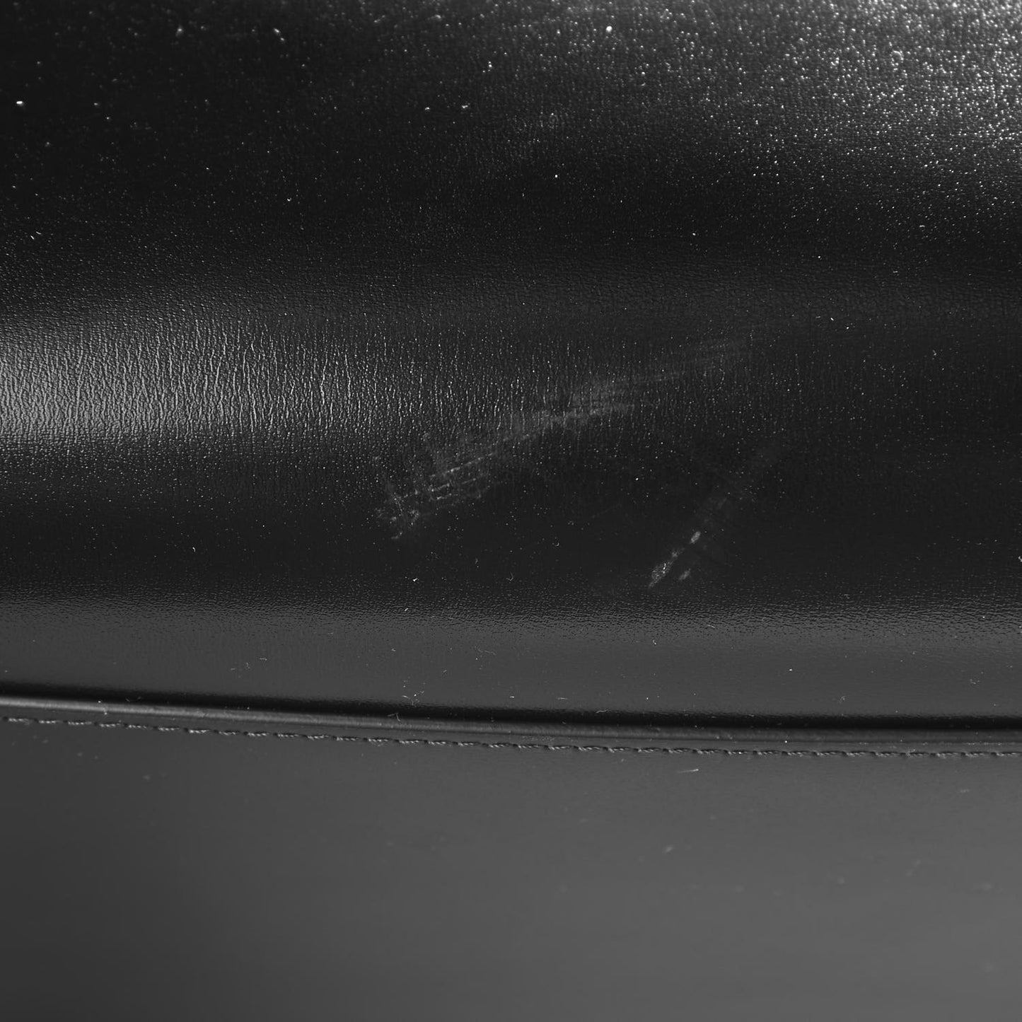 Shiny Lord Calfskin Medium Antigona Black