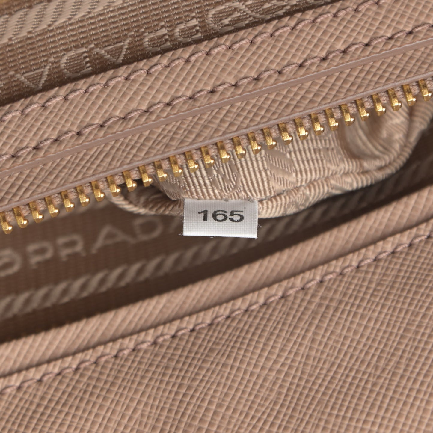 Saffiano Medium Galleria Double Zip Tote Sabbia