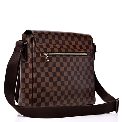 Louis Vuitton Damier Ebene District MM 2 of 9