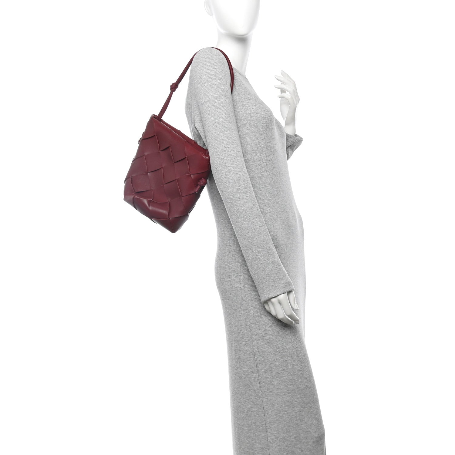 Bottega Veneta Nappa Maxi Intrecciato Clasp Bucket Bag Bordeaux