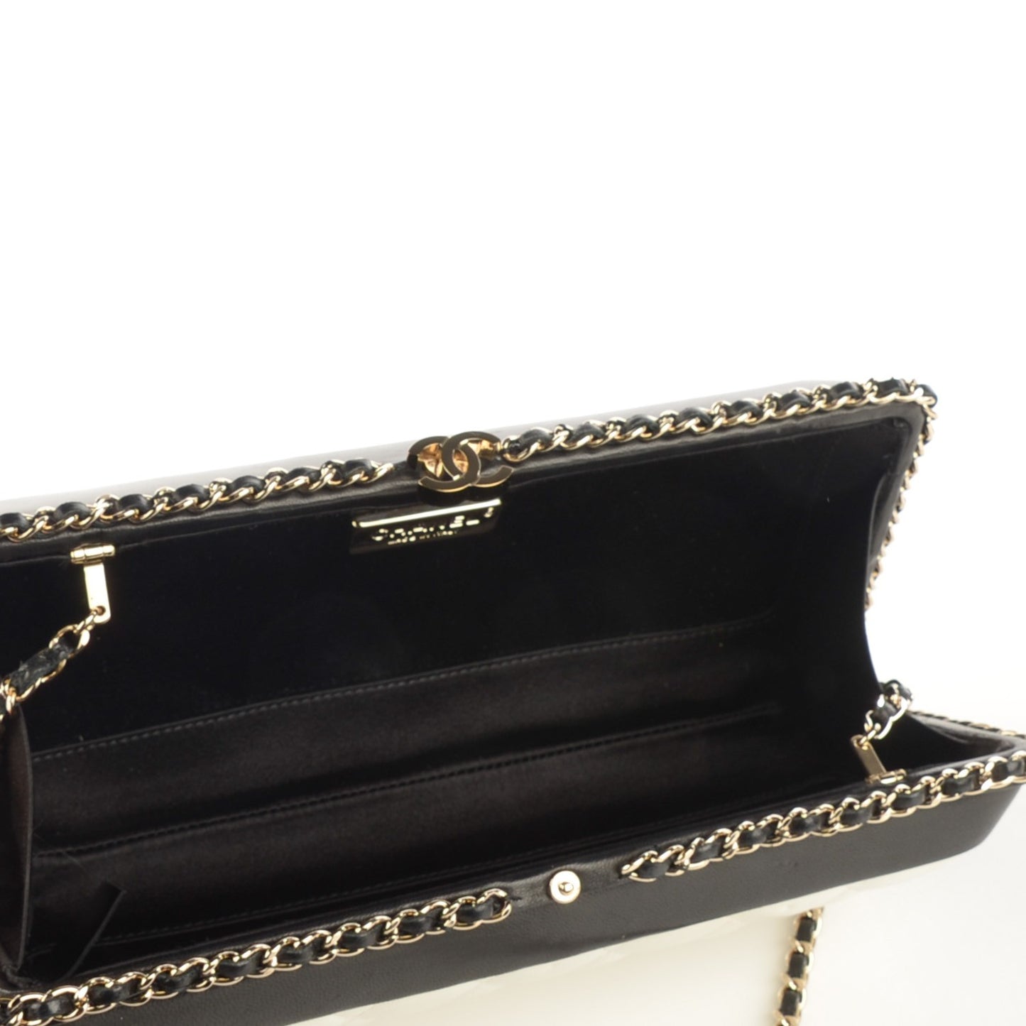 Lambskin Quilted Chain Around Clutch Black White