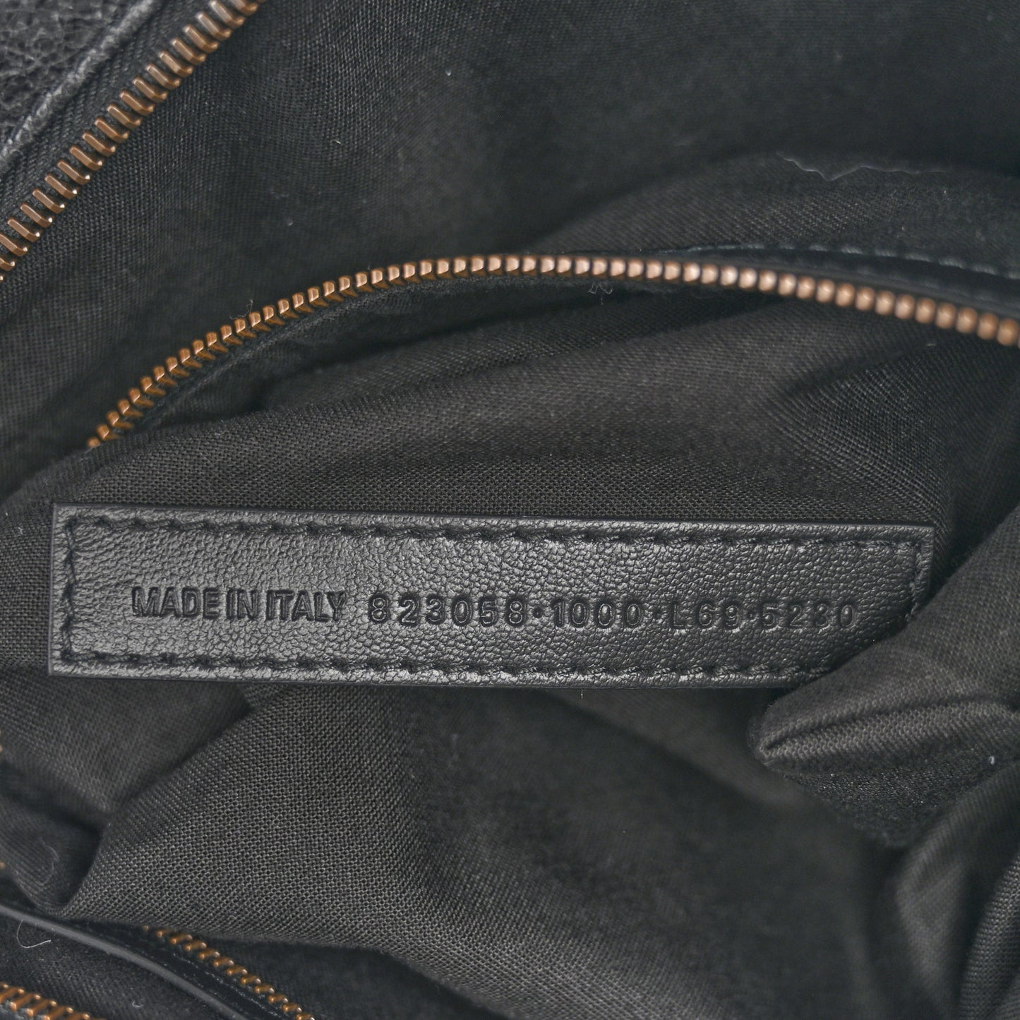 Arena Lambskin Classic Hardware Medium Le City Black