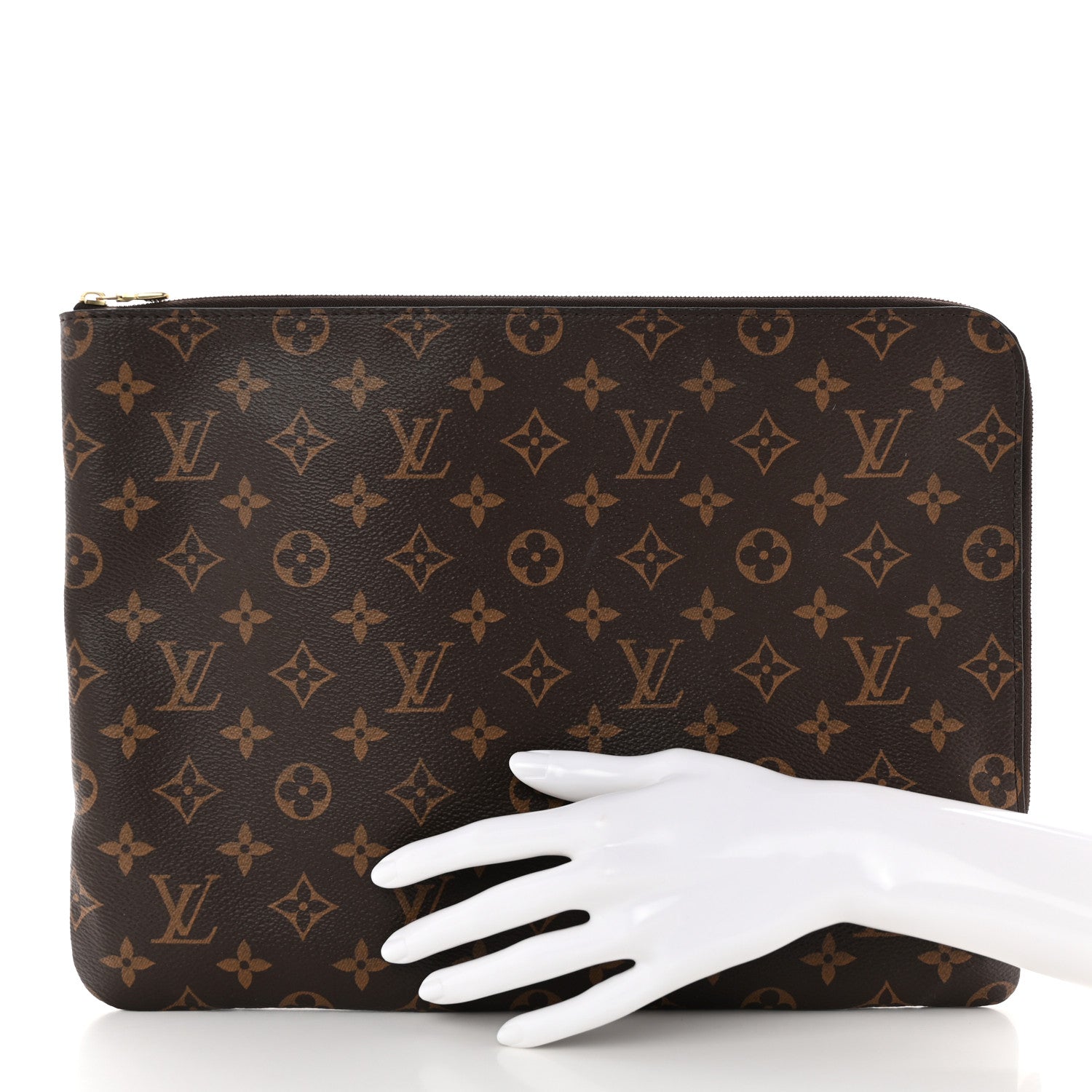 Louis Vuitton Monogram Etui Voyage MM Pouch 2 of 7