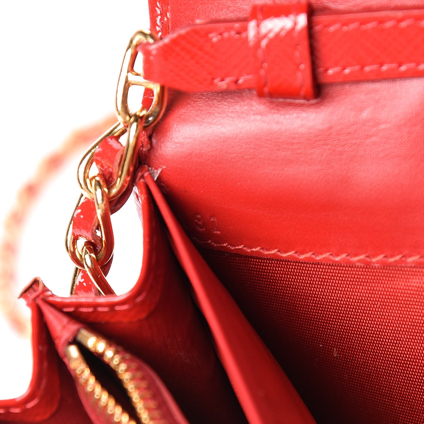 Saffiano Vernice Metal Oro Chain Wallet Rosso