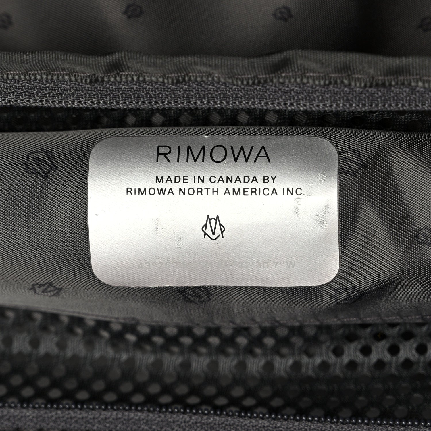 Rimowa Gloss Polycarbonate Essential Lite Check-In L Ivory Beige 6 of 13