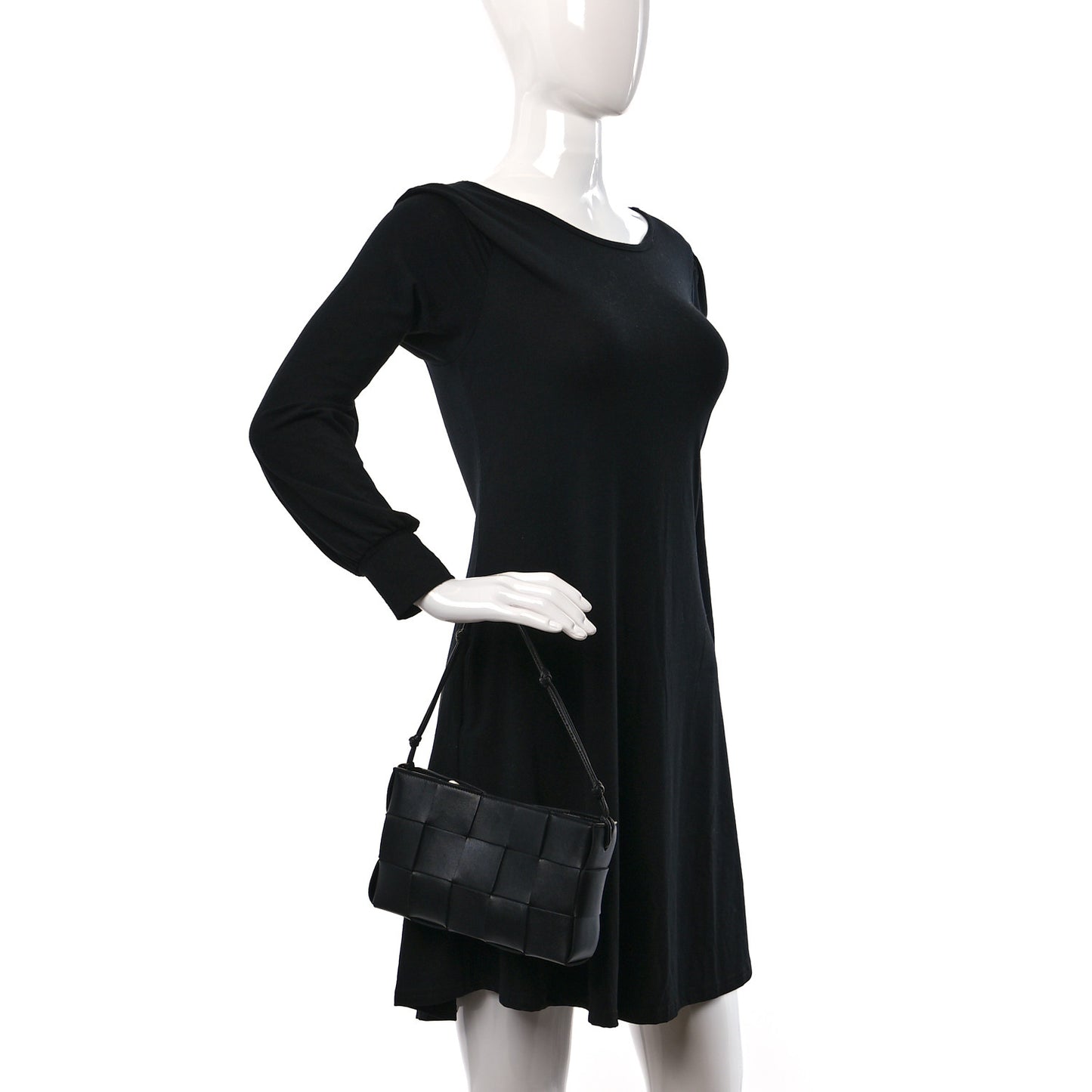 Calfskin Maxi Intrecciato Cassette Pouch On Strap Black