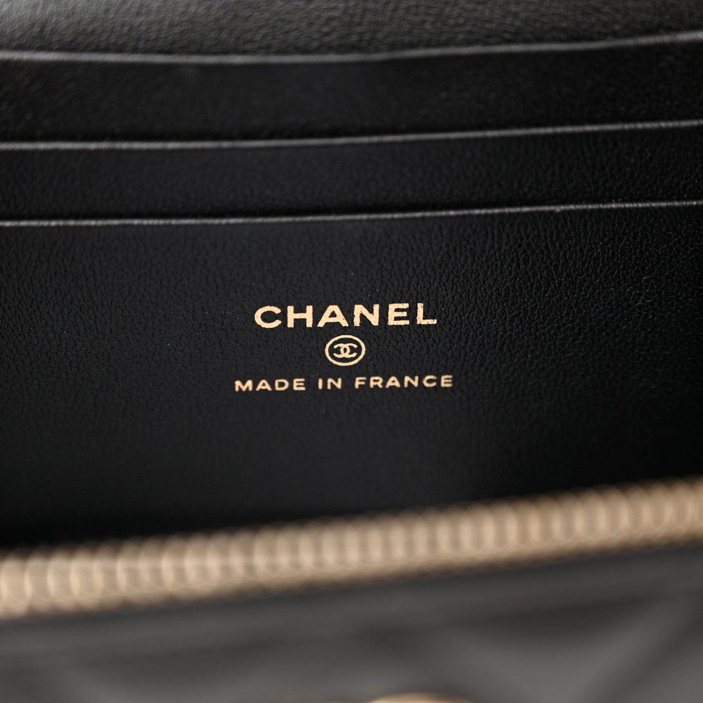 Lambskin Quilted Small Top Handle Vanity Case With Chain Black
