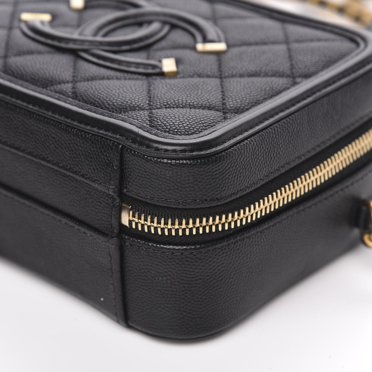Caviar Quilted Small CC Filigree Vanity Case Black