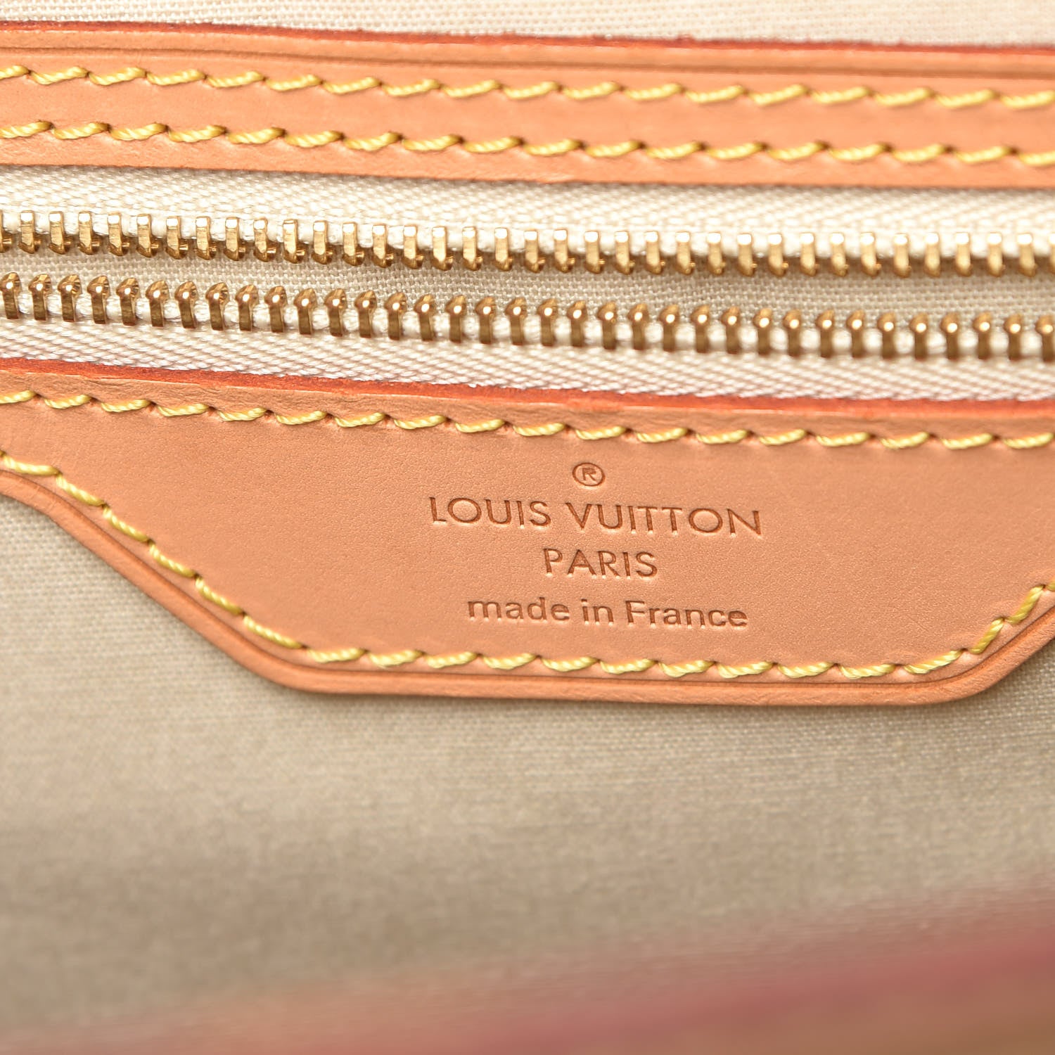 Louis Vuitton Vernis Brea MM Blanc Corail 9 of 17