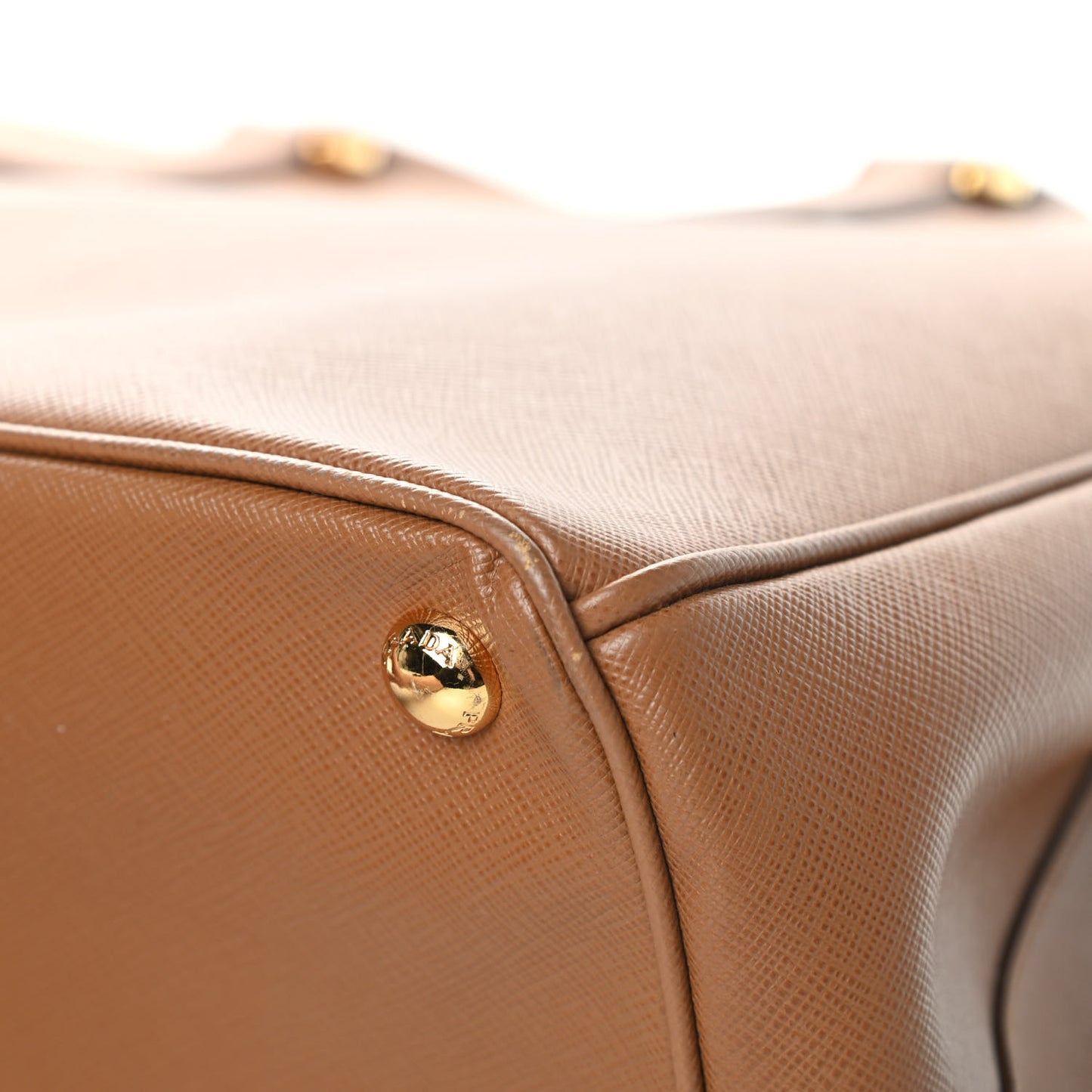 Saffiano Medium Galleria Double Zip Tote Caramel