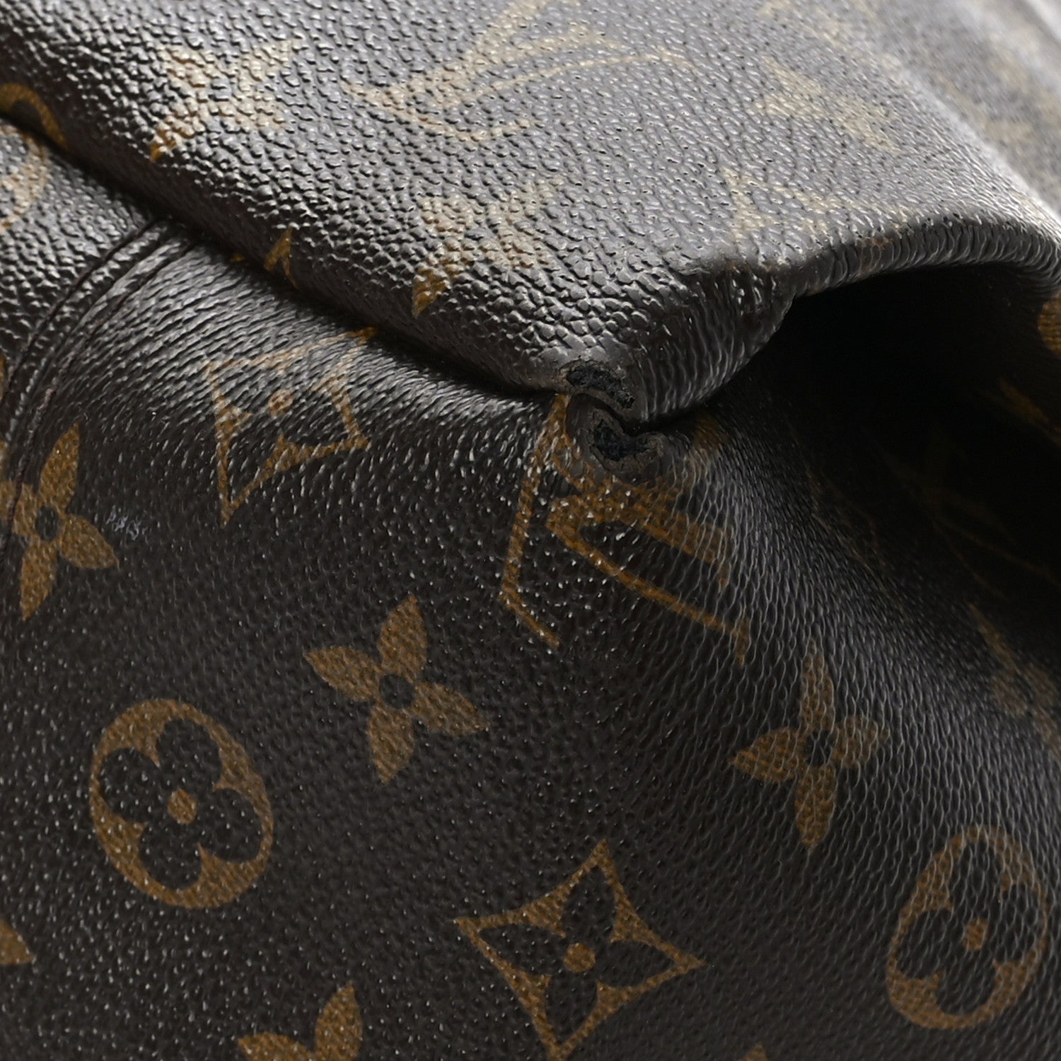 Louis Vuitton Monogram Artsy MM 8 of 11