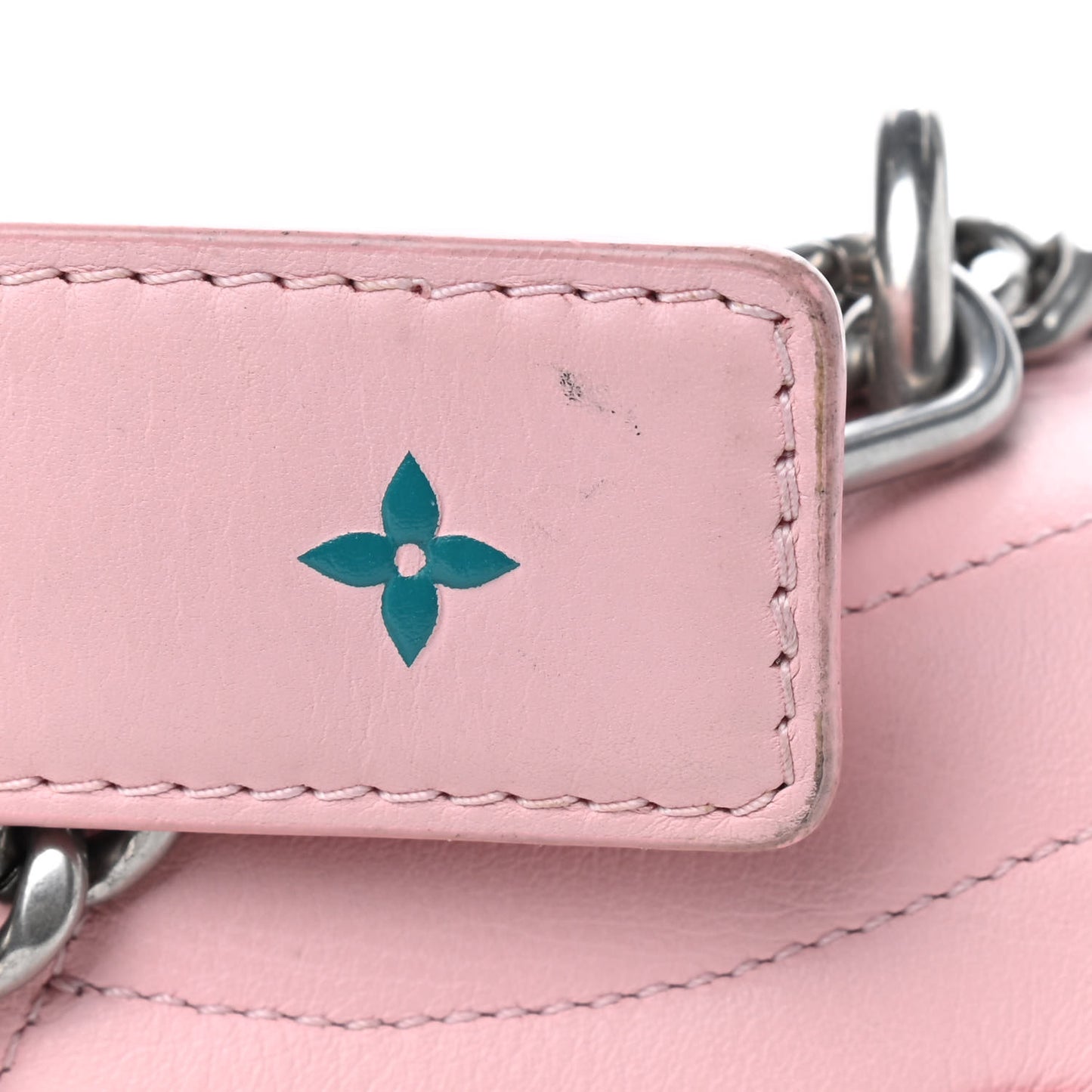 Calfskin New Wave Chain MM Smoothie Pink