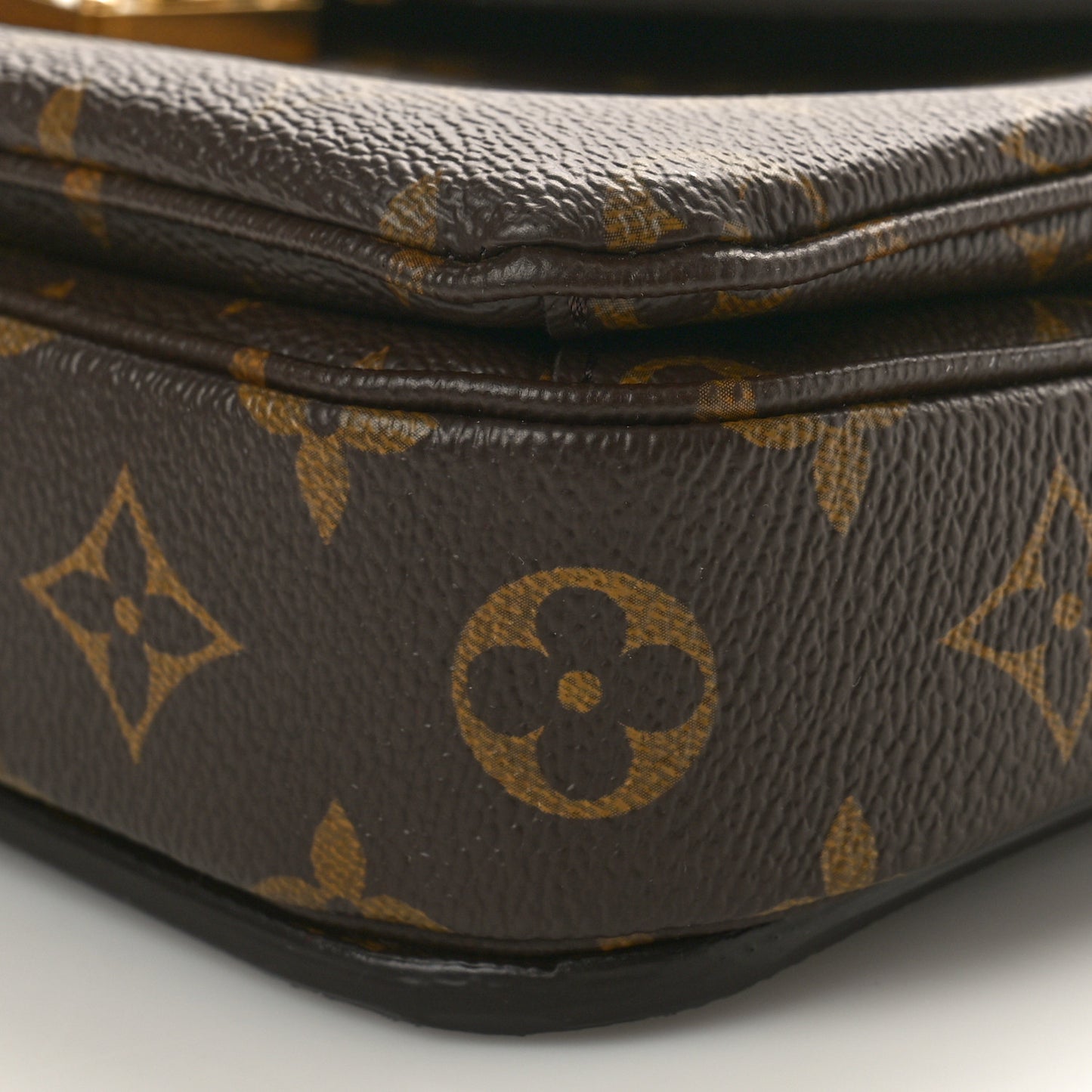 LOUIS VUITTON Monogram Pochette Metis