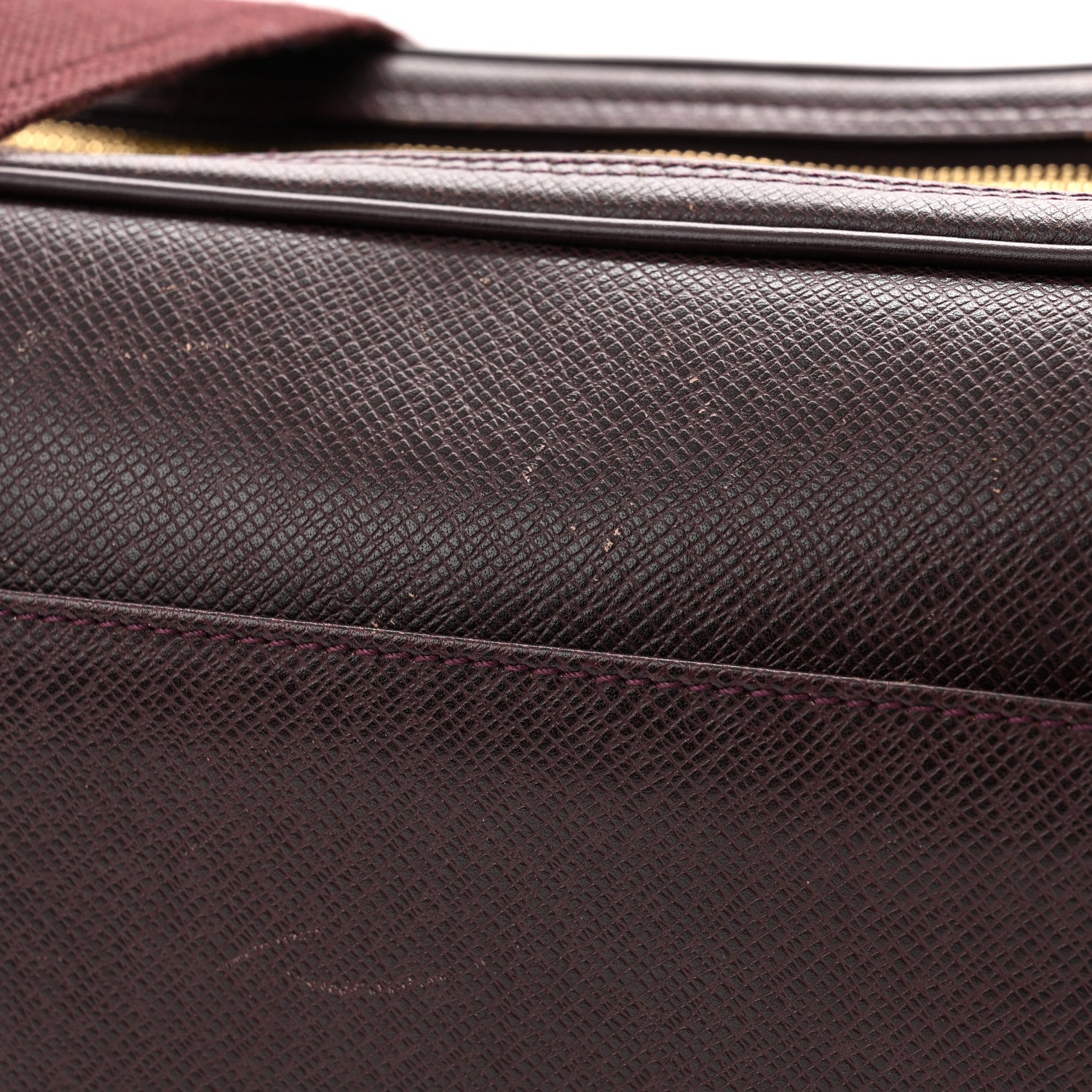 Louis Vuitton Taiga Reporter Messenger Acajou 6 of 9