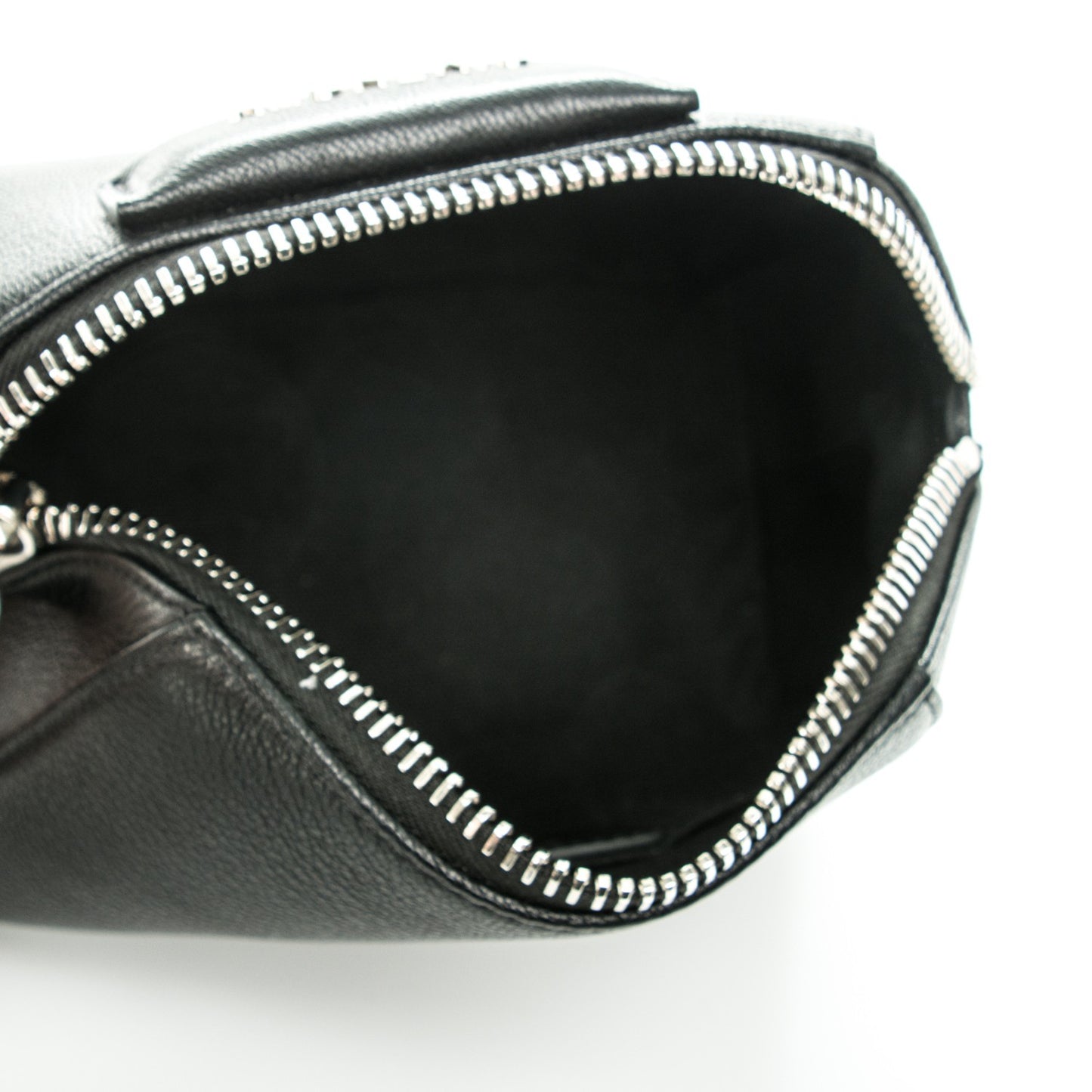 Sugar Goatskin Small Antigona Beauty Wristlet Black