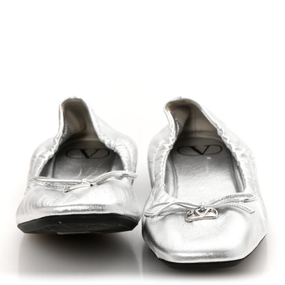 Valentino Garavani Metallic Calfskin Bow Ballerina Flats 38.5 Silver 3 of 10
