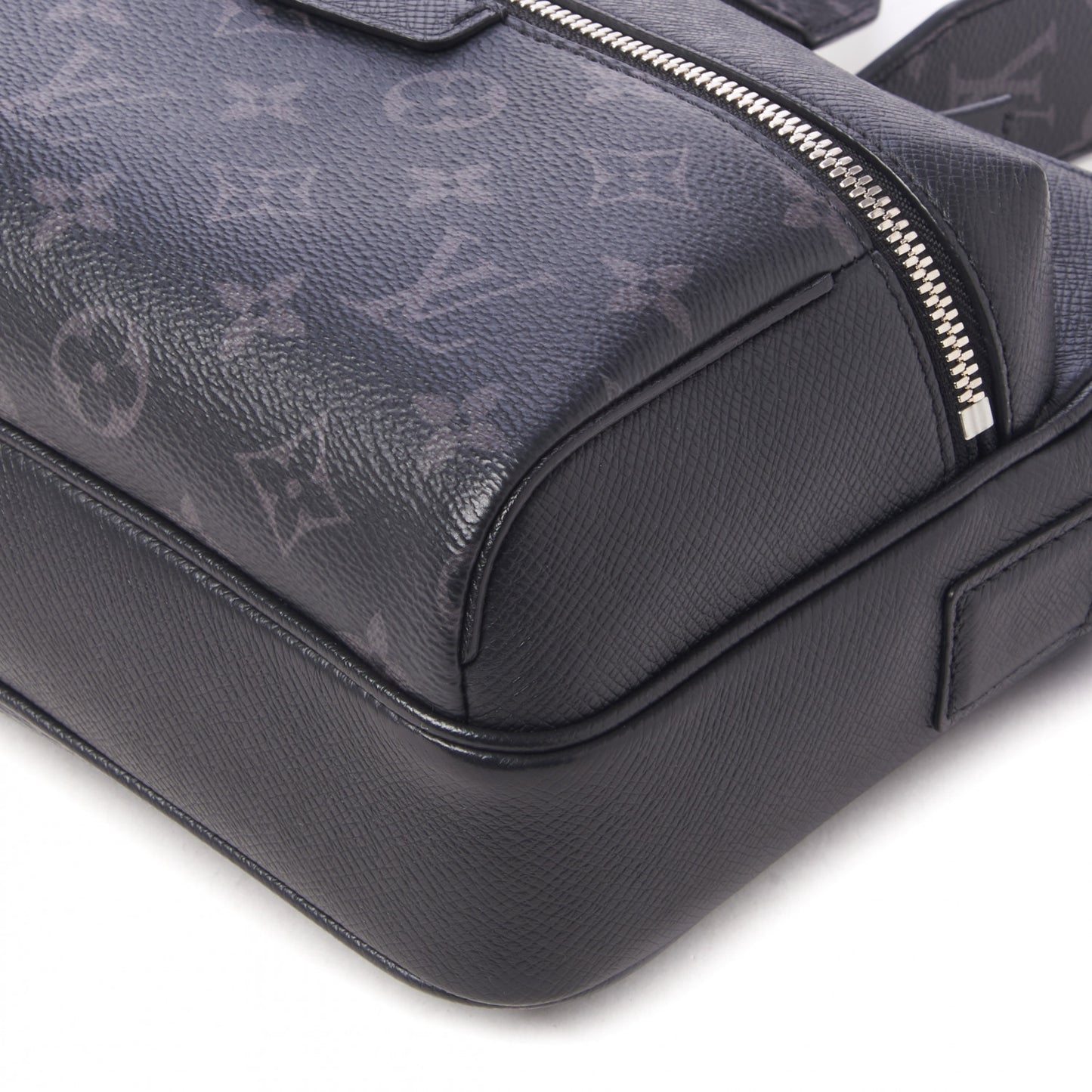 Taiga Monogram Eclipse Outdoor Messenger Black