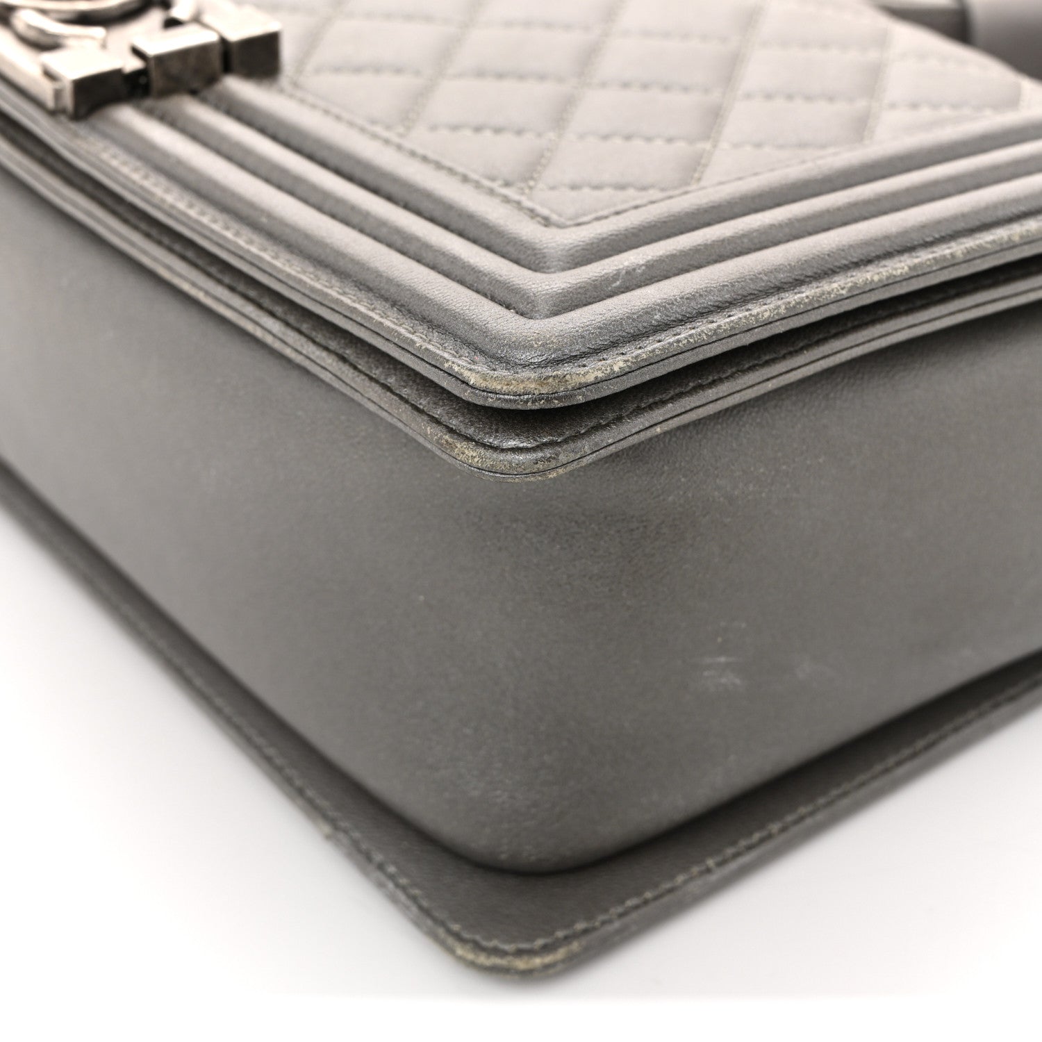 Chanel Metallic Lambskin Stingray Quilted Medium Boy Flap Silver 23 of 31