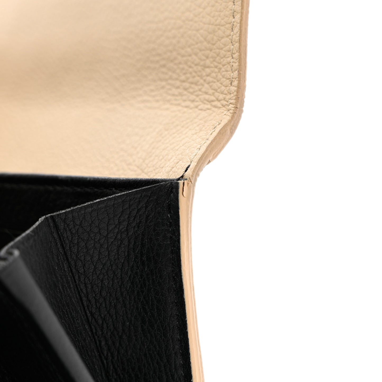Calfskin Lockme II Wallet Vanille Black