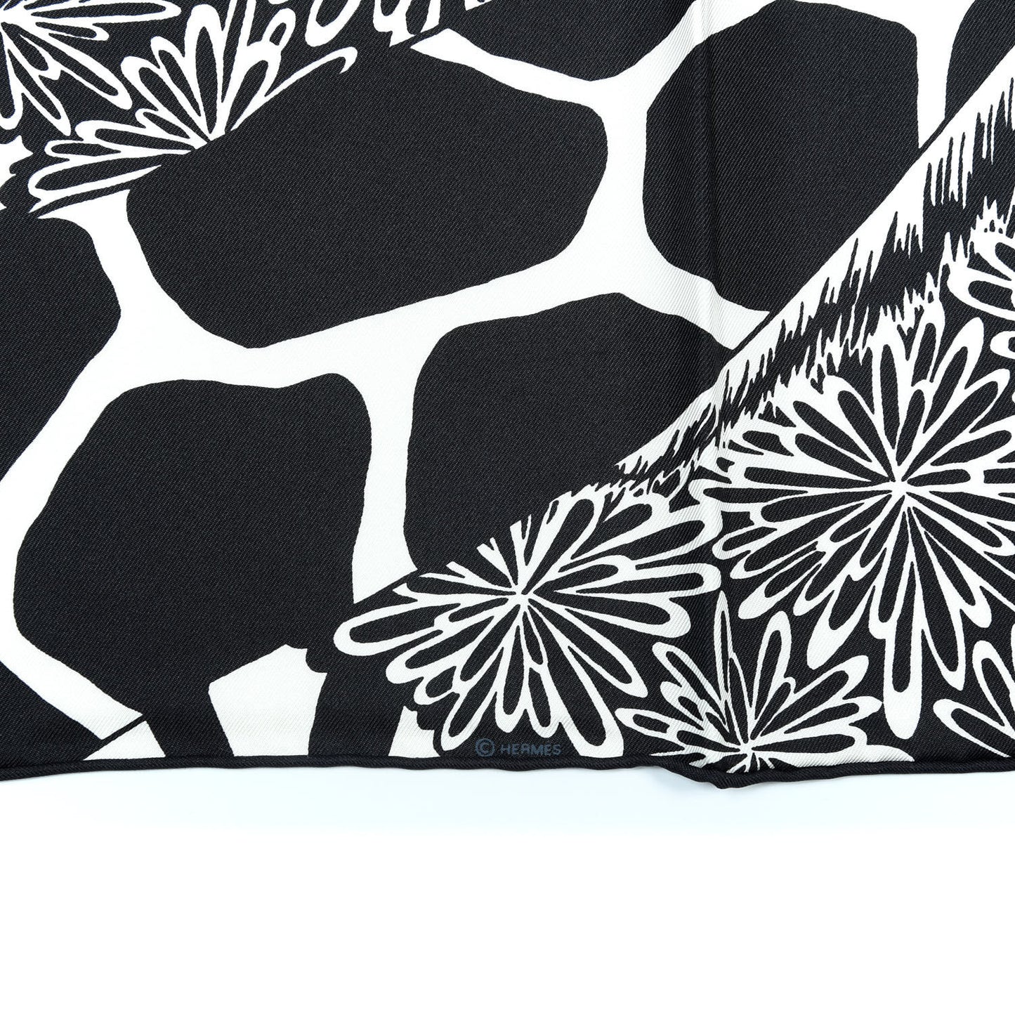 Silk The Three Graces Zoom Scarf 45 Blanc Casse Black