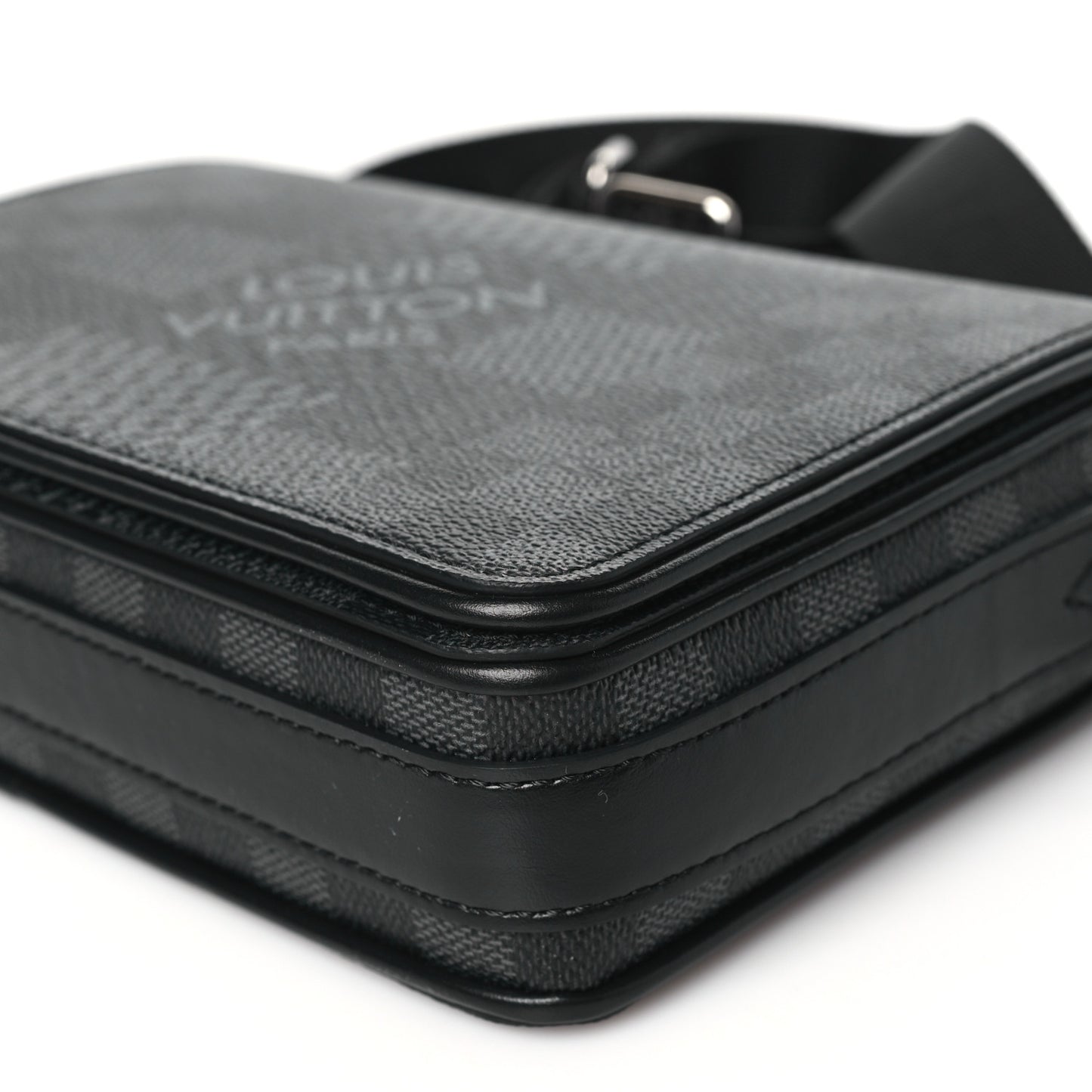 Damier Graphite 3D Studio Messenger