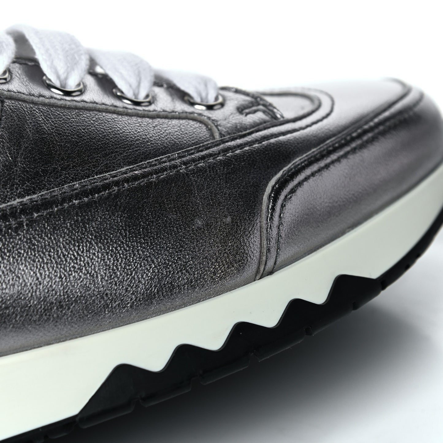 Metallic Nappa Womens Trail Sneakers 38 Gris Argente