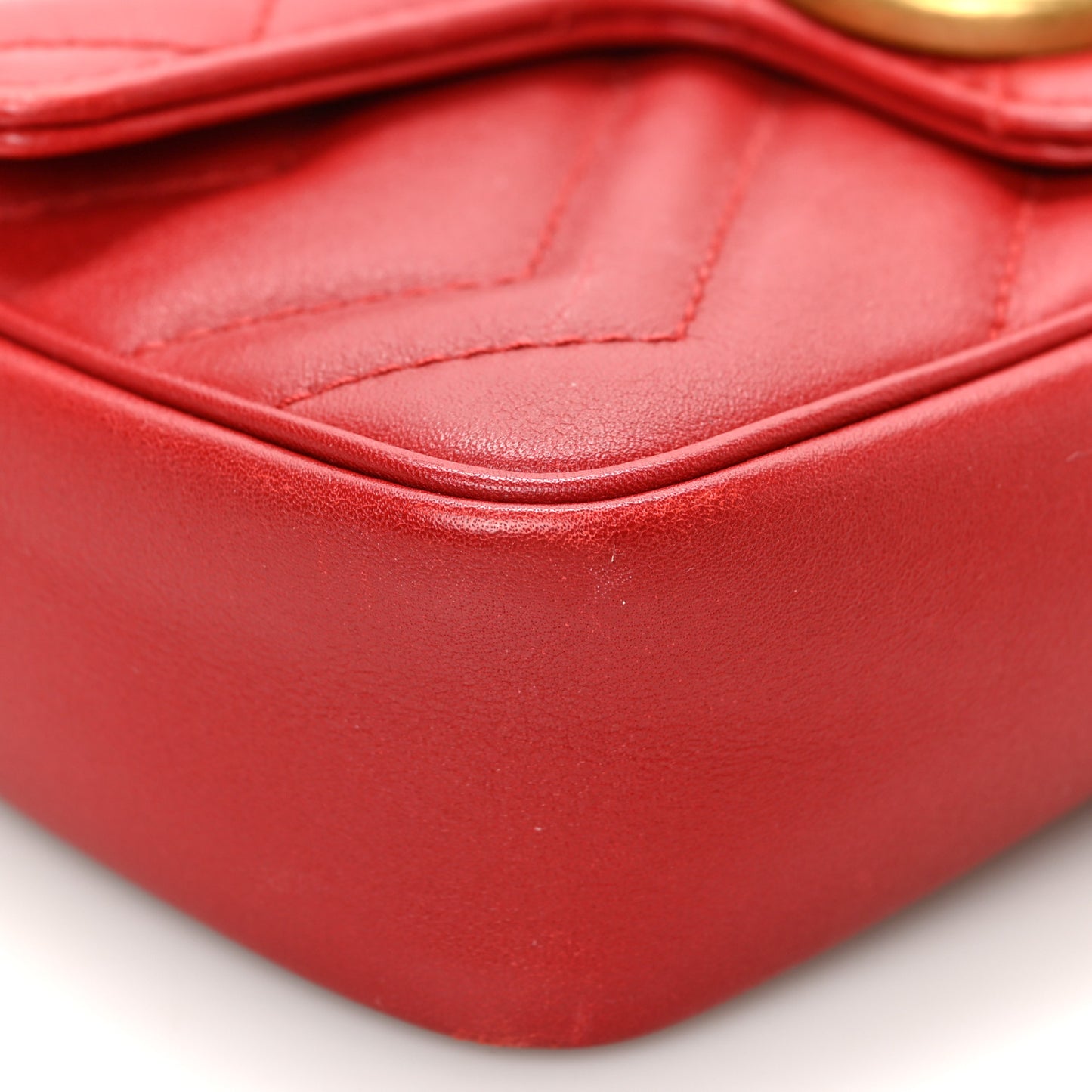 Calfskin Matelasse Super Mini GG Marmont Shoulder Bag Hibiscus Red