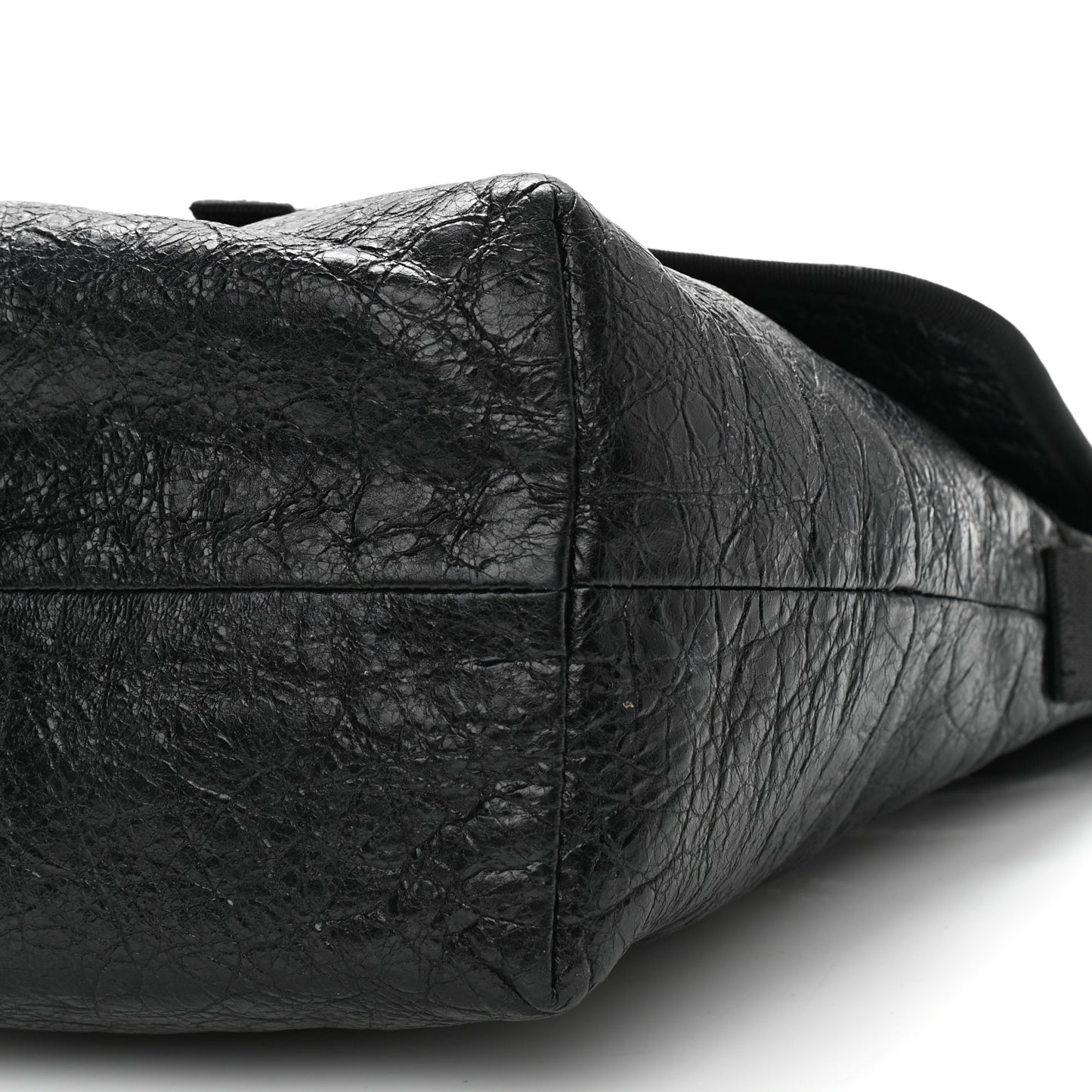 Agneau Arena Small Explorer Messenger Bag Black