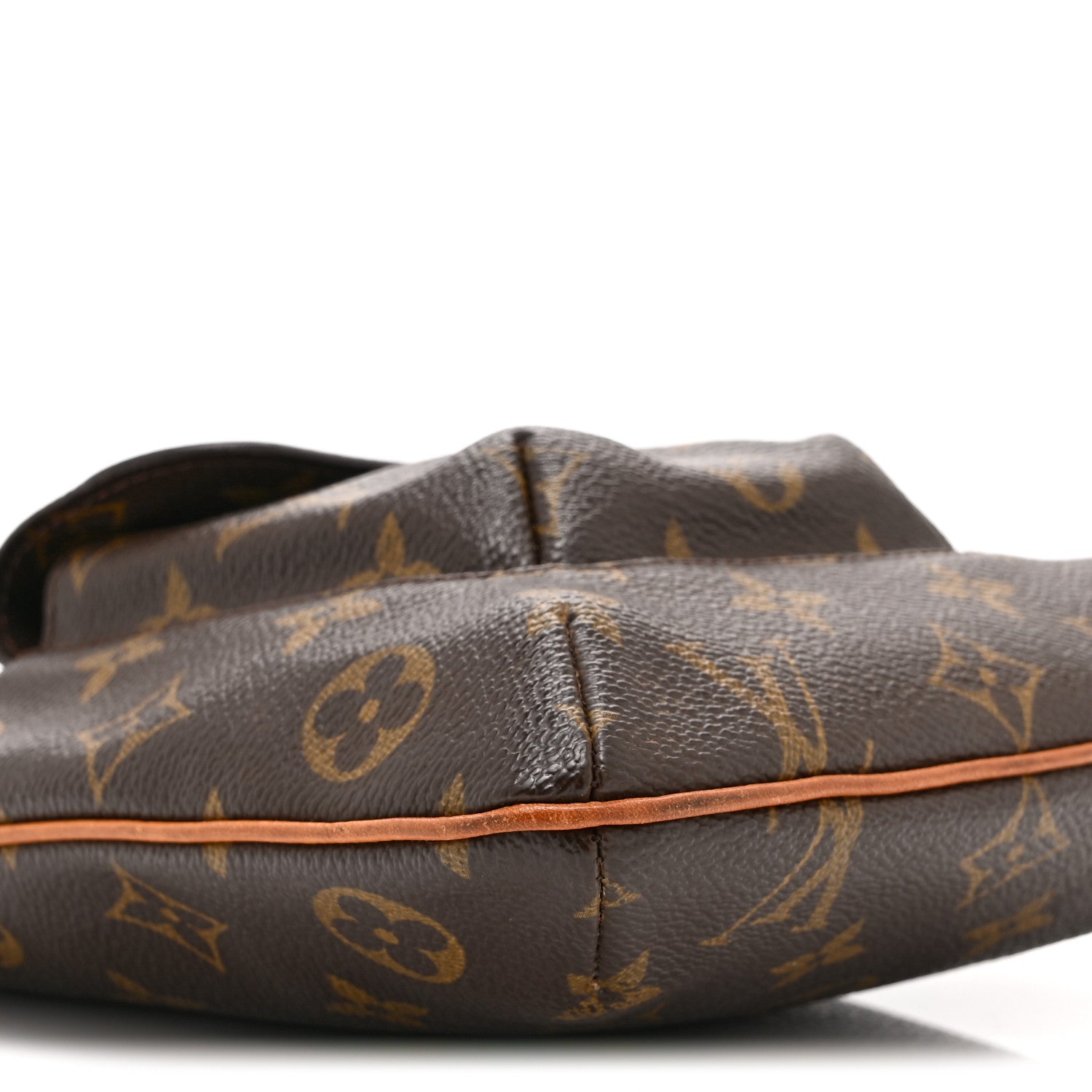 Louis Vuitton Monogram Partition Wristlet 9 of 11