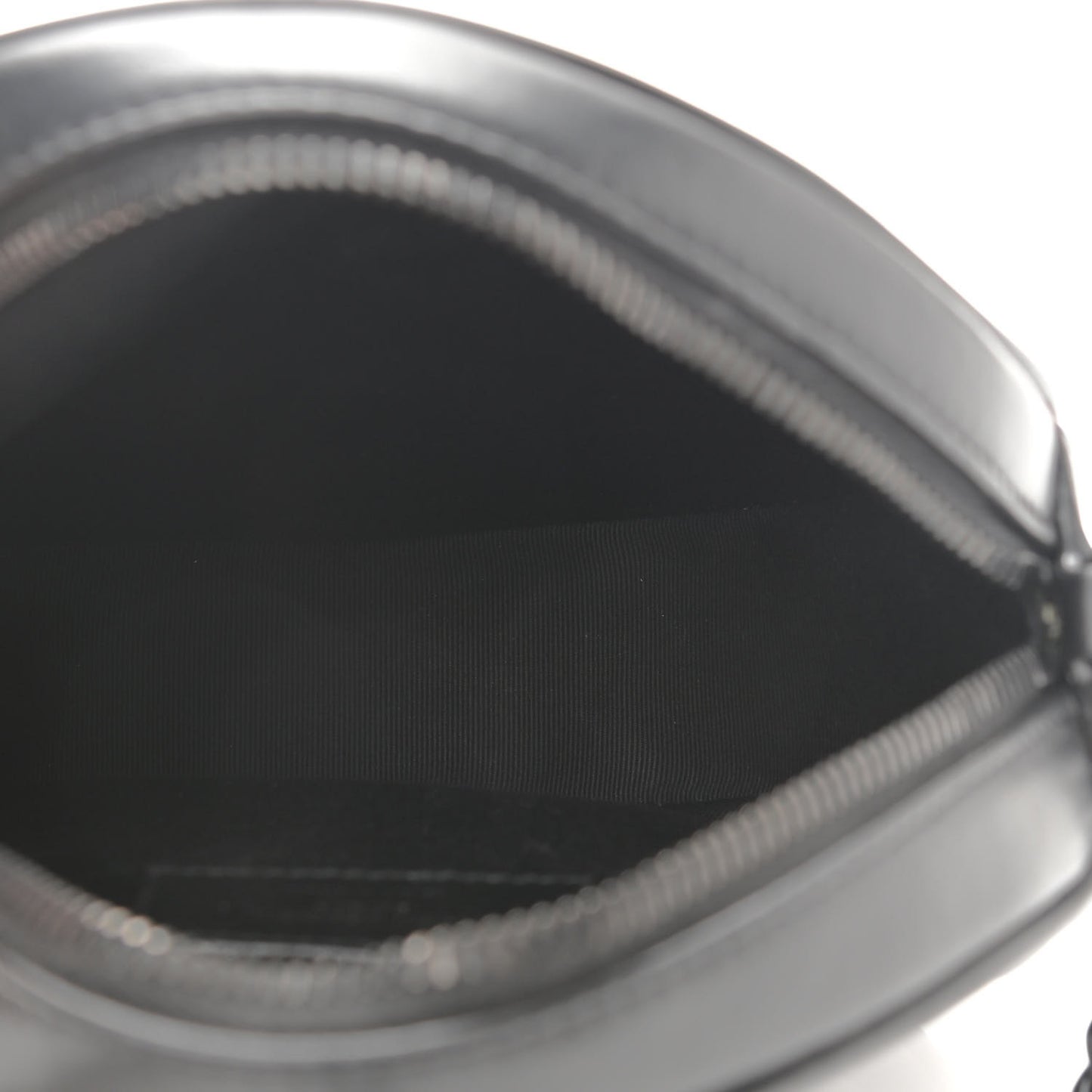 Calfskin Matelasse Chevron Round Vinyle Camera Bag Black