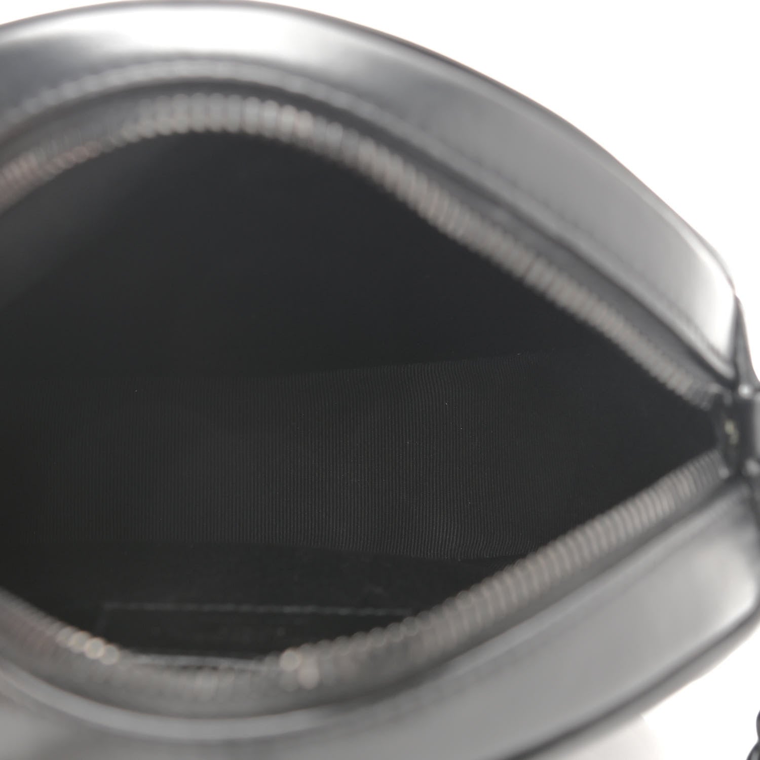 Saint Laurent Calfskin Matelasse Chevron Round Vinyle Camera Bag Black 5 of 9