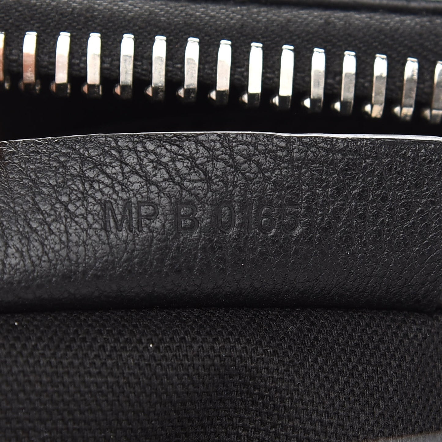 Sugar Goatskin Medium Antigona Black