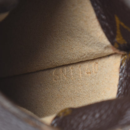 Louis Vuitton Monogram Sunglasses Case MM 6 of 6