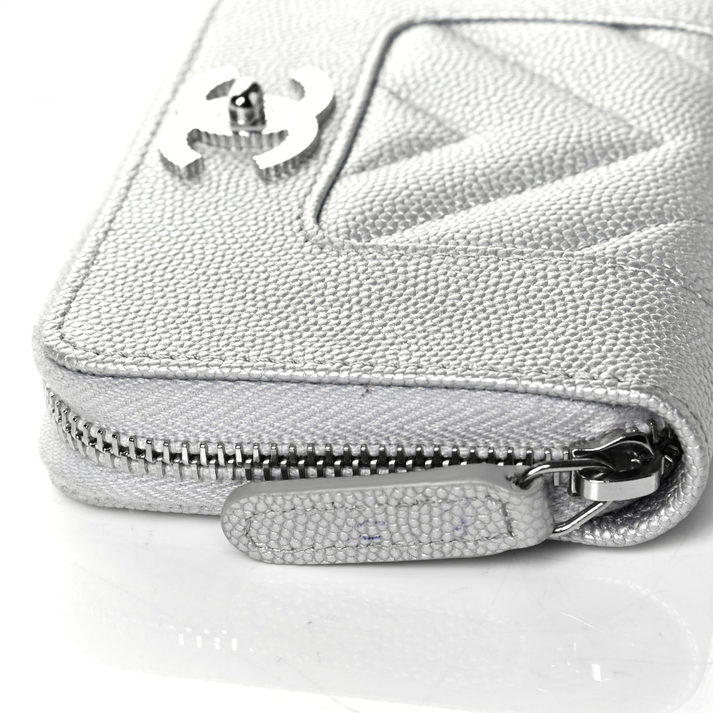 Metallic Caviar Chevron Quilted Vintage Mademoiselle Zip Coin Purse Silver