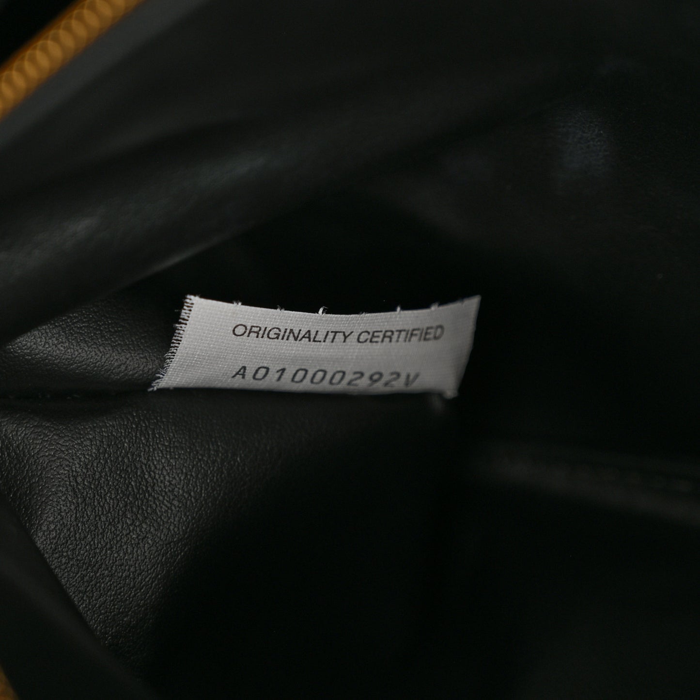 Calfskin Intrecciato Small Hop Black