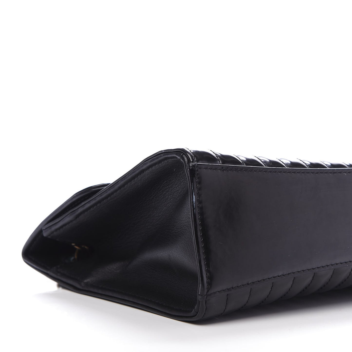 Patent Vertical Quilt Maharaja Express Flap Black