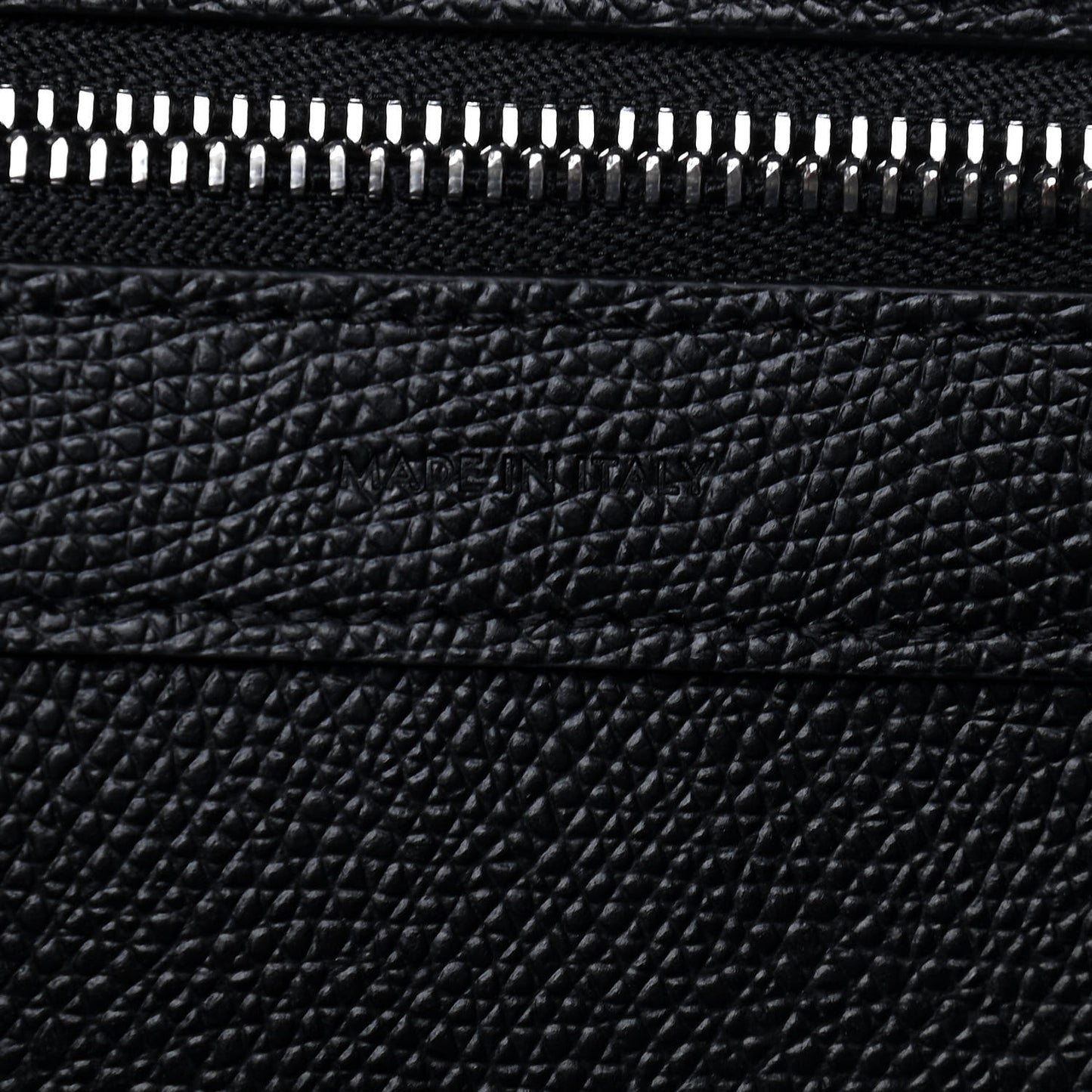 Grained Calfskin Small Vertical Cabas Black