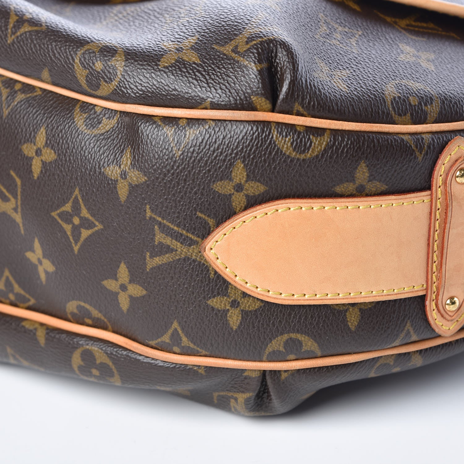 Louis Vuitton Monogram Tulum GM 17 of 17
